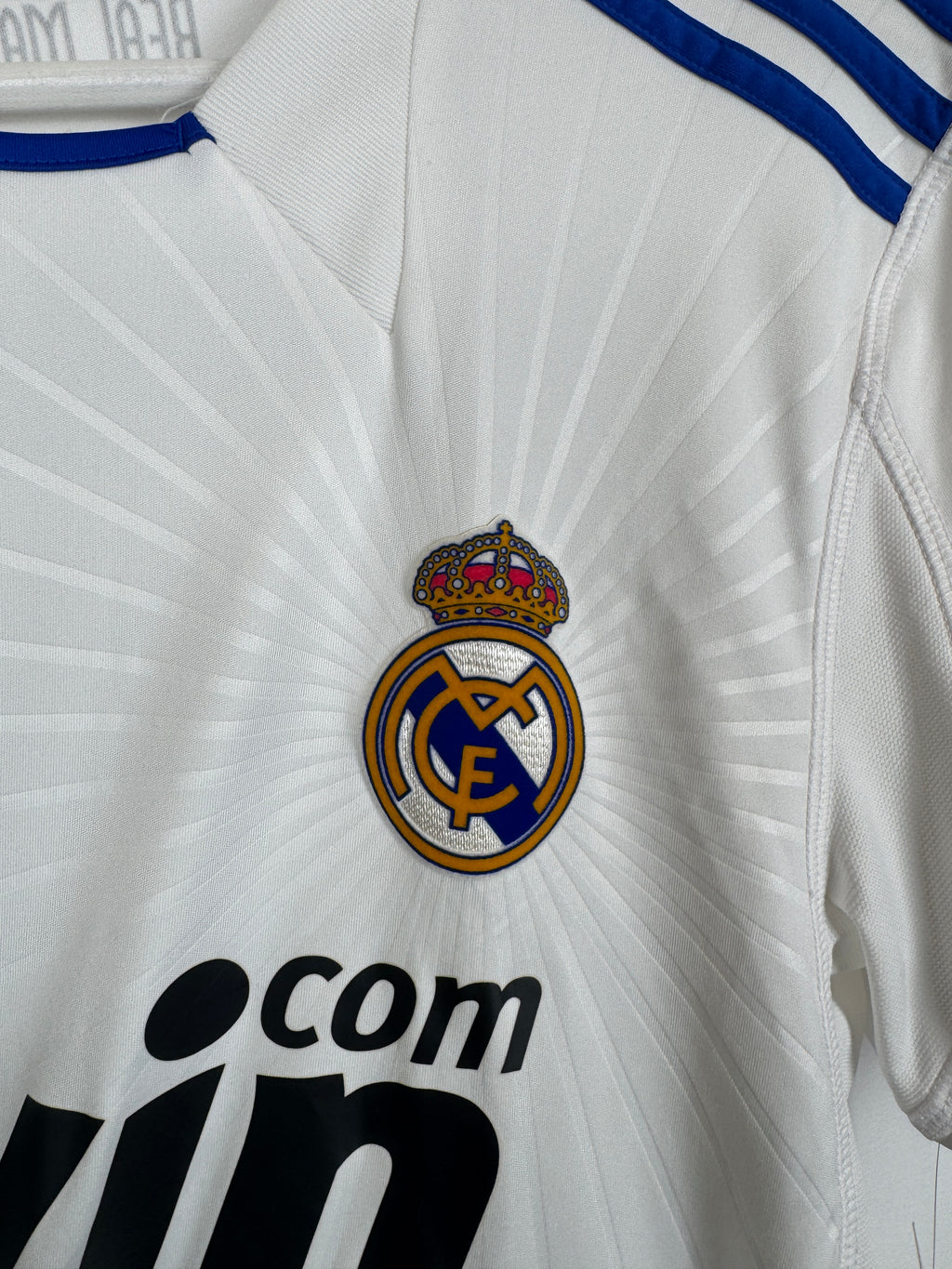 REAL MADRID 2010/2011 HOME FOOTBALL SHIRT - RONALDO #7 (S)