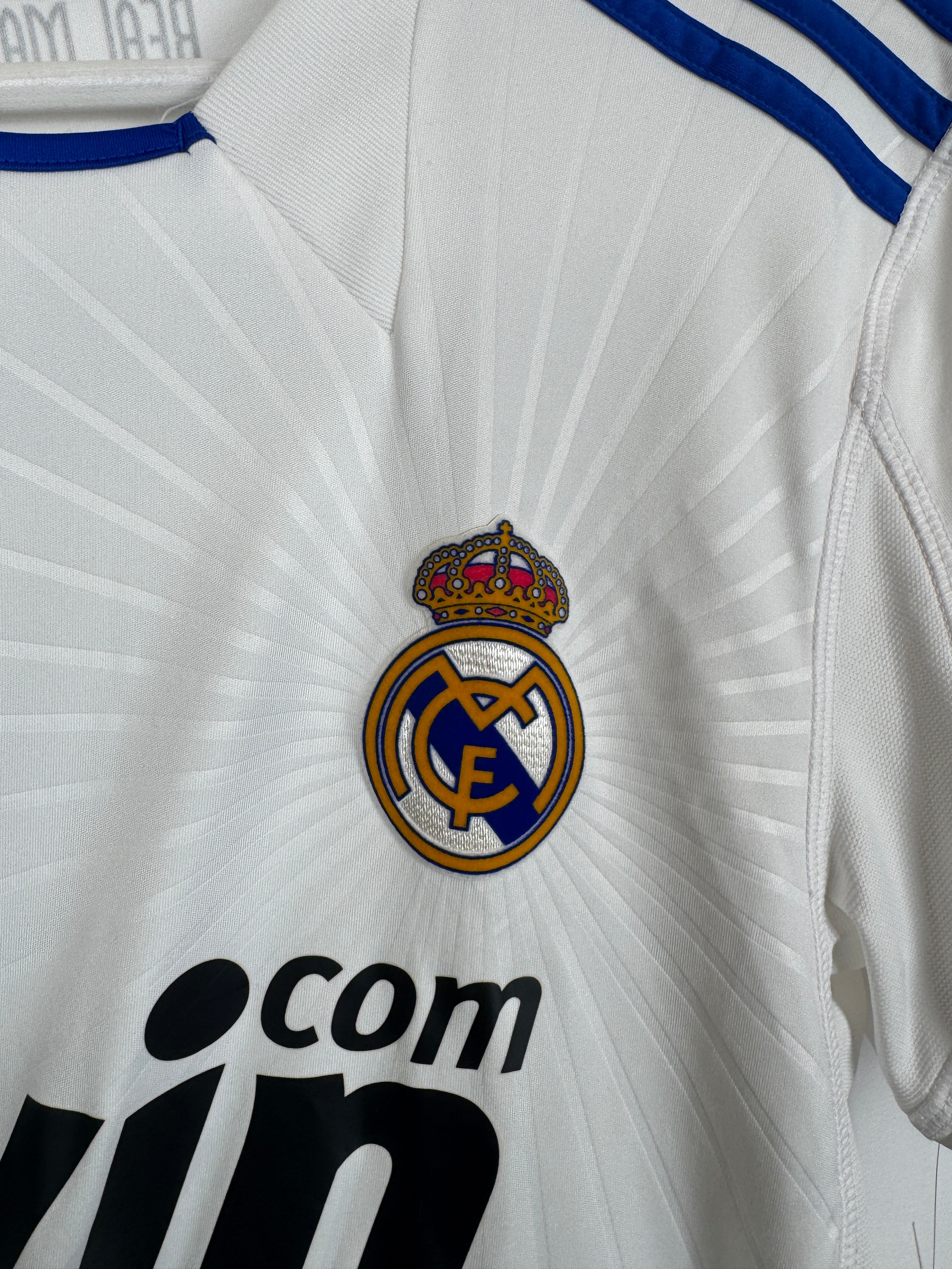 REAL MADRID 2010/2011 HOME FOOTBALL SHIRT - RONALDO #7 (S)
