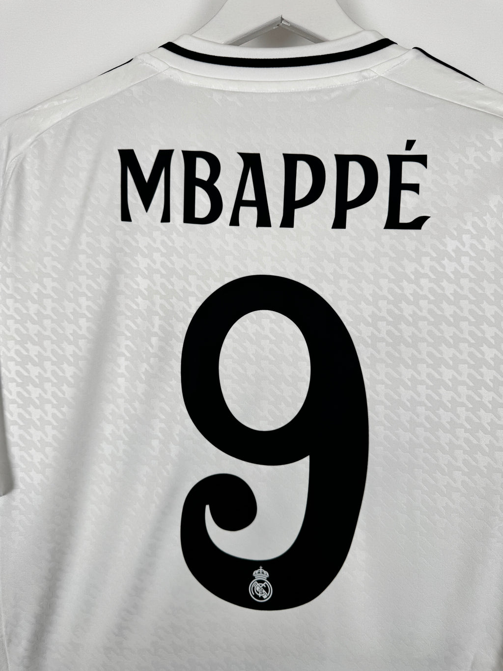REAL MADRID 2024/2025 HOME FOOTBALL JERSEY - MBAPPÉ #9 (M)