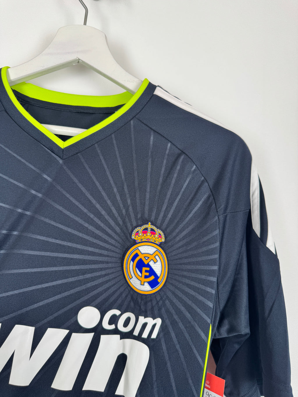 REAL MADRID 2010/2011 AWAY FOOTBALL SHIRT - RONALDO #7 (S)