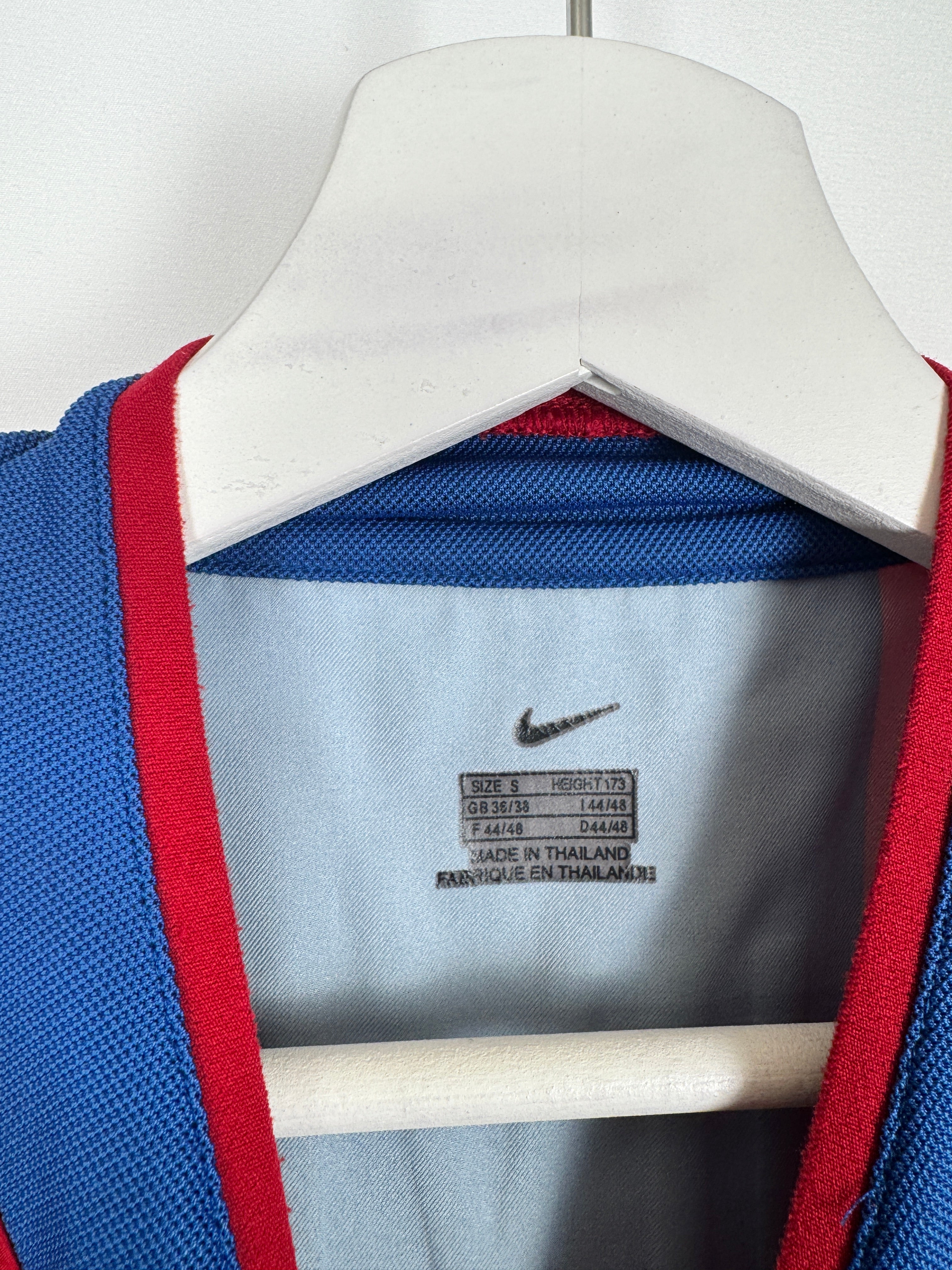 BARCELONA 2002/2003 HOME FOOTBALL SHIRT - KLUIVERT #9 (S)