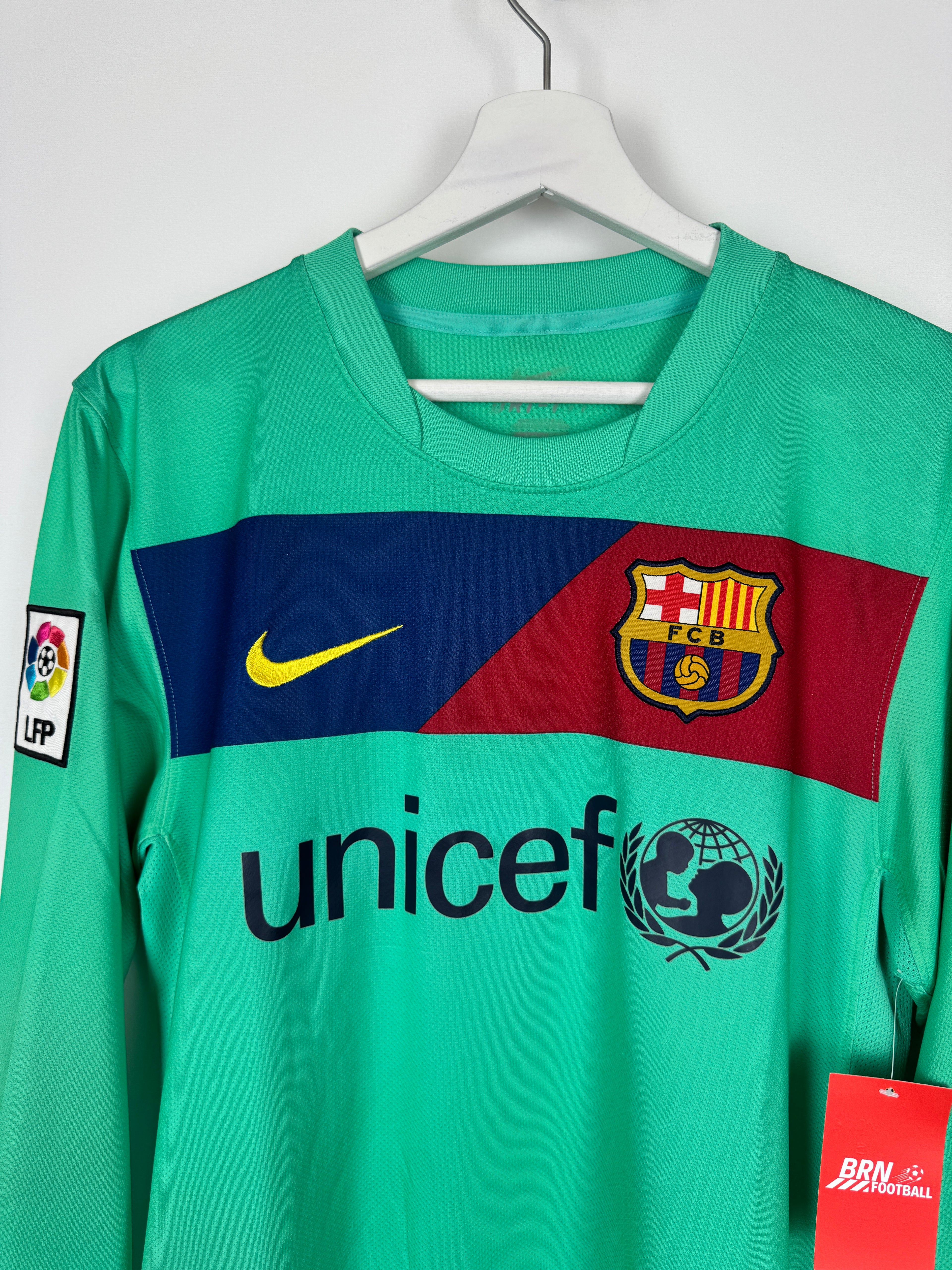 BARCELONA 2010/2011 AWAY FOOTBALL SHIRT - MESSI #10 (S)