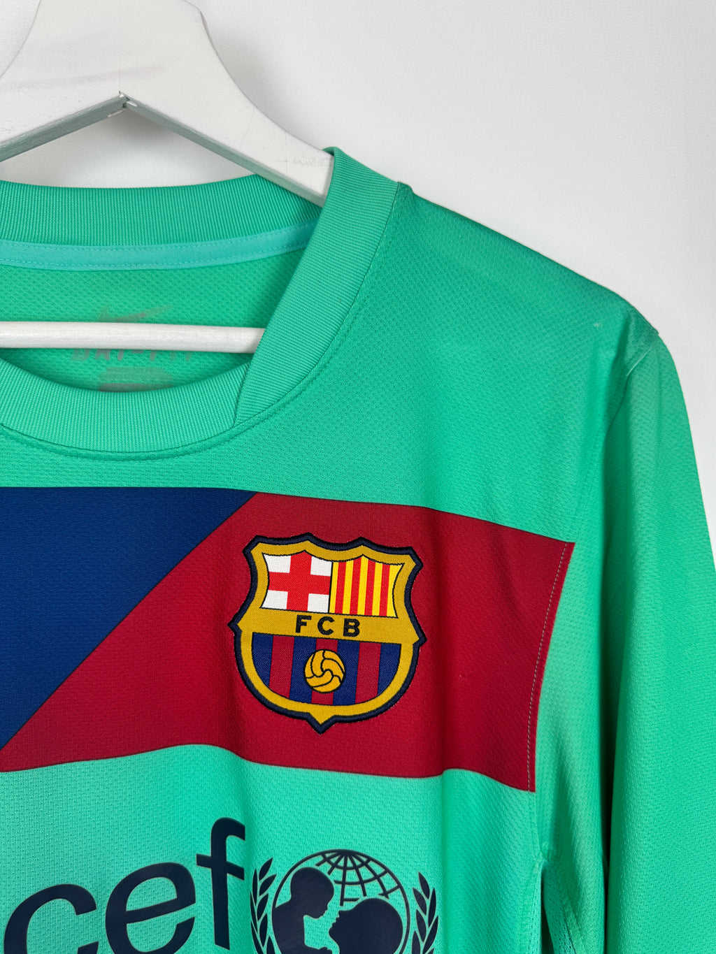BARCELONA 2010/2011 AWAY FOOTBALL SHIRT - MESSI #10 (S)