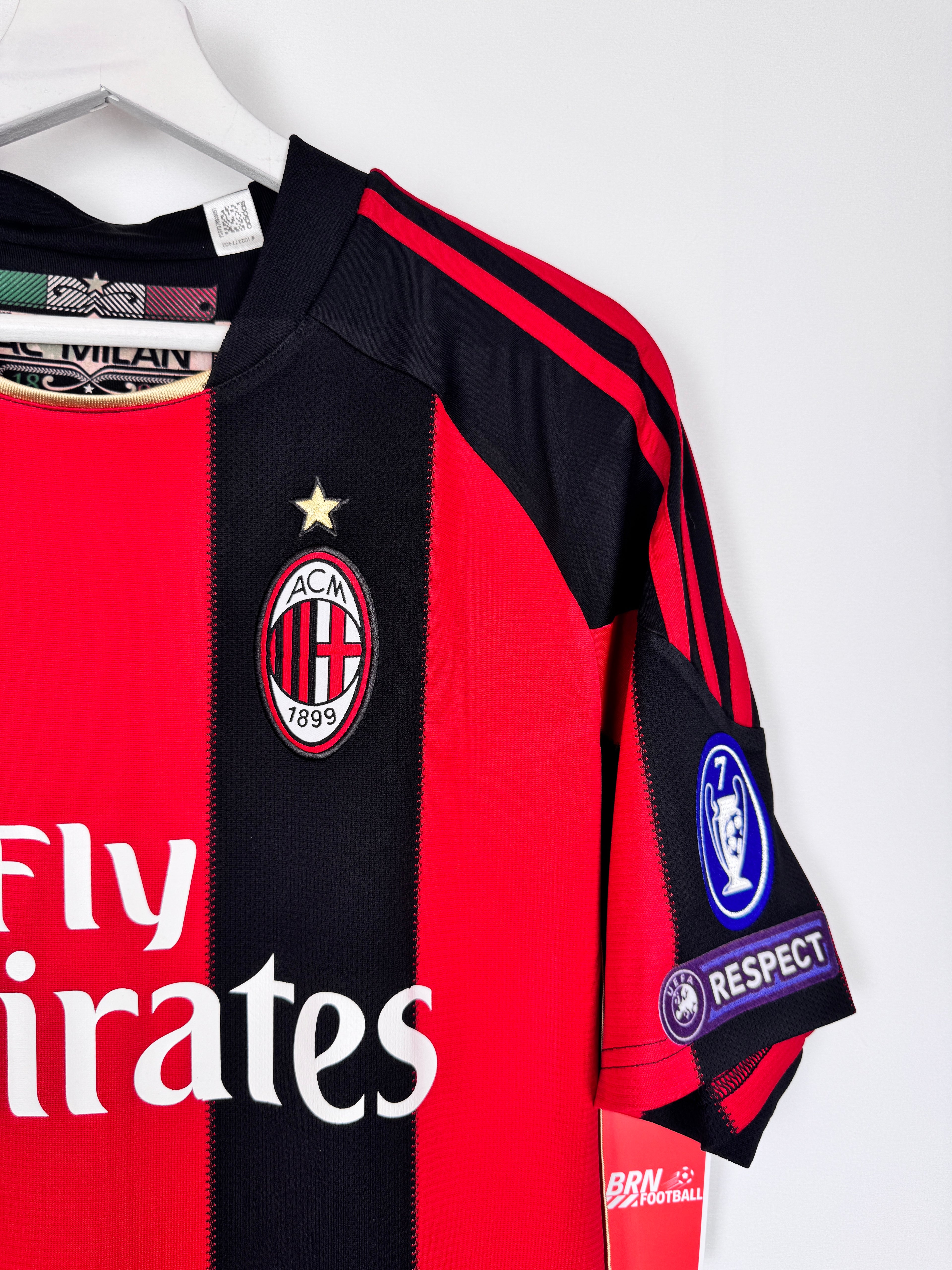 MAILLOT DE FOOTBALL AC MILAN 2010/2011 DOMICILE - ZLATAN IBRAHIMOVIC #11 (M)