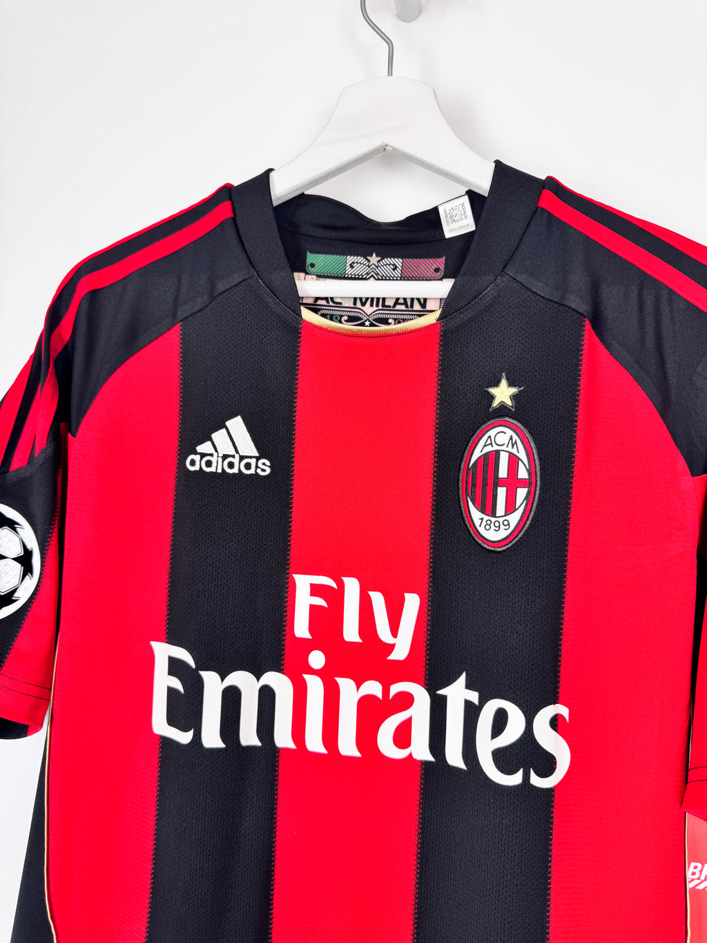 MAILLOT DE FOOTBALL AC MILAN 2010/2011 DOMICILE - ZLATAN IBRAHIMOVIC #11 (M)