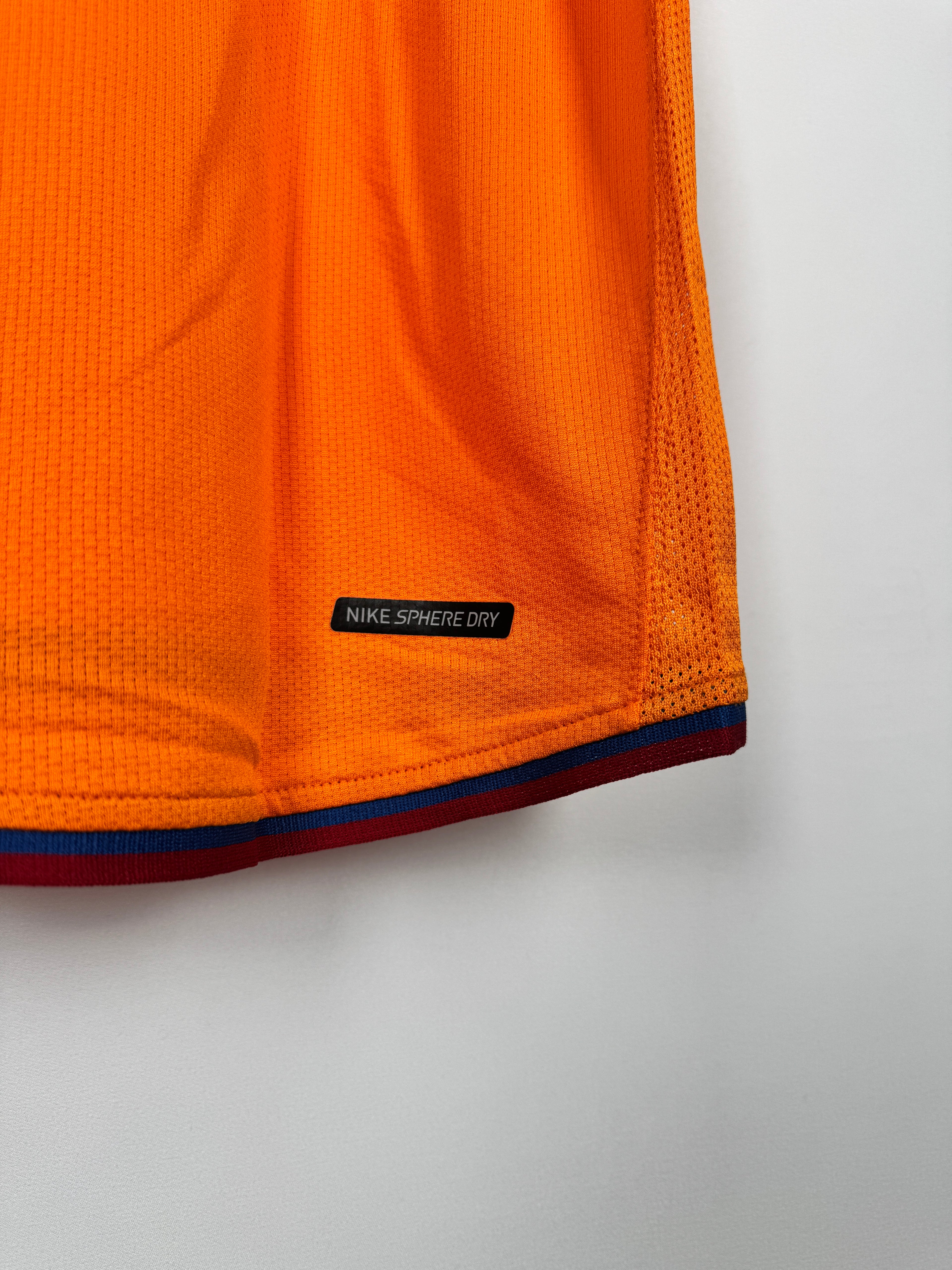 BARCELONA FOOTBALL SHIRT 2006/2008 AWAY - RONALDINHO #10 (M)