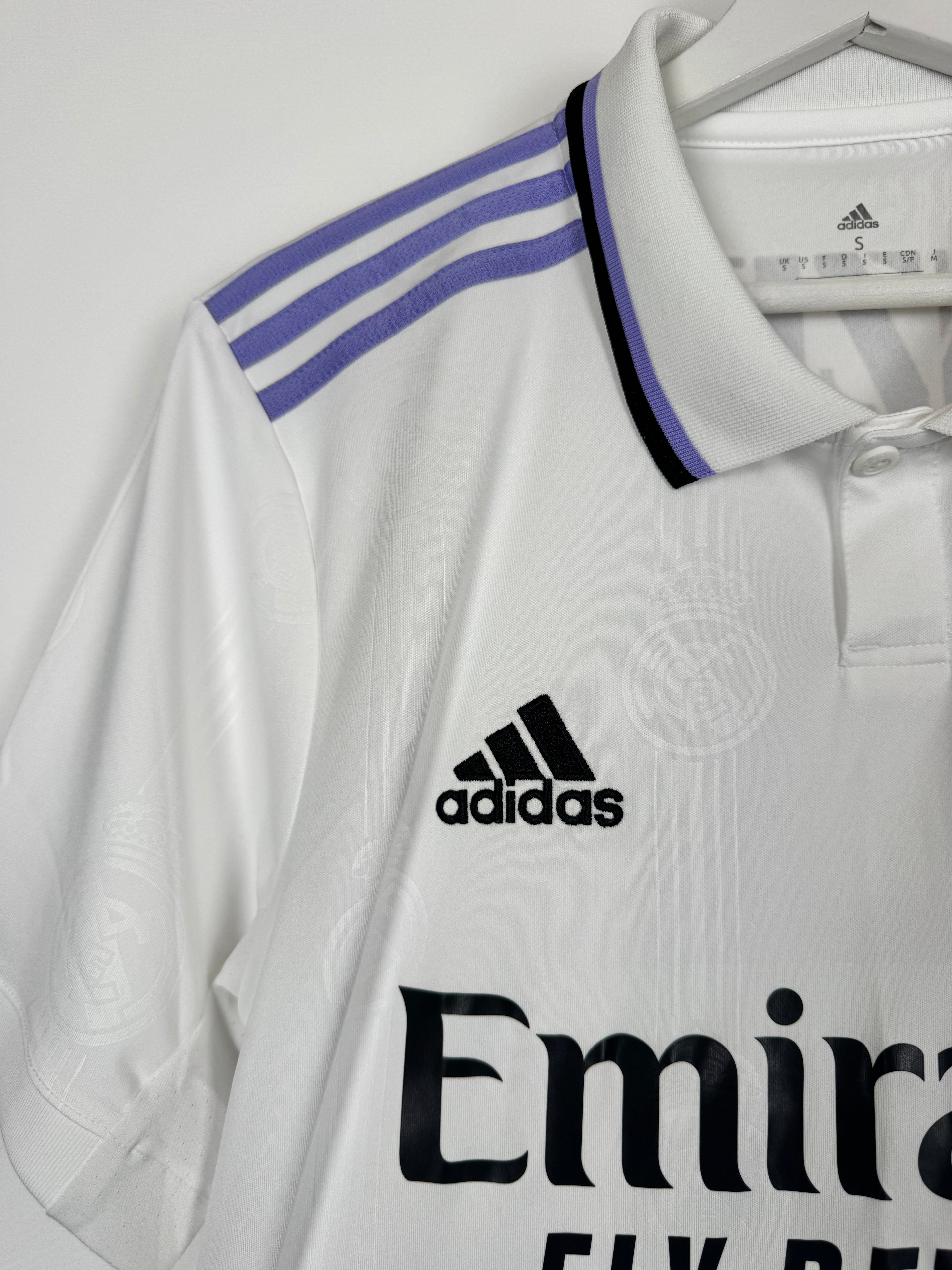 REAL MADRID 2022/2023 HOME FOOTBALL JERSEY - BENZEMA #9 BALLON D'OR (S)