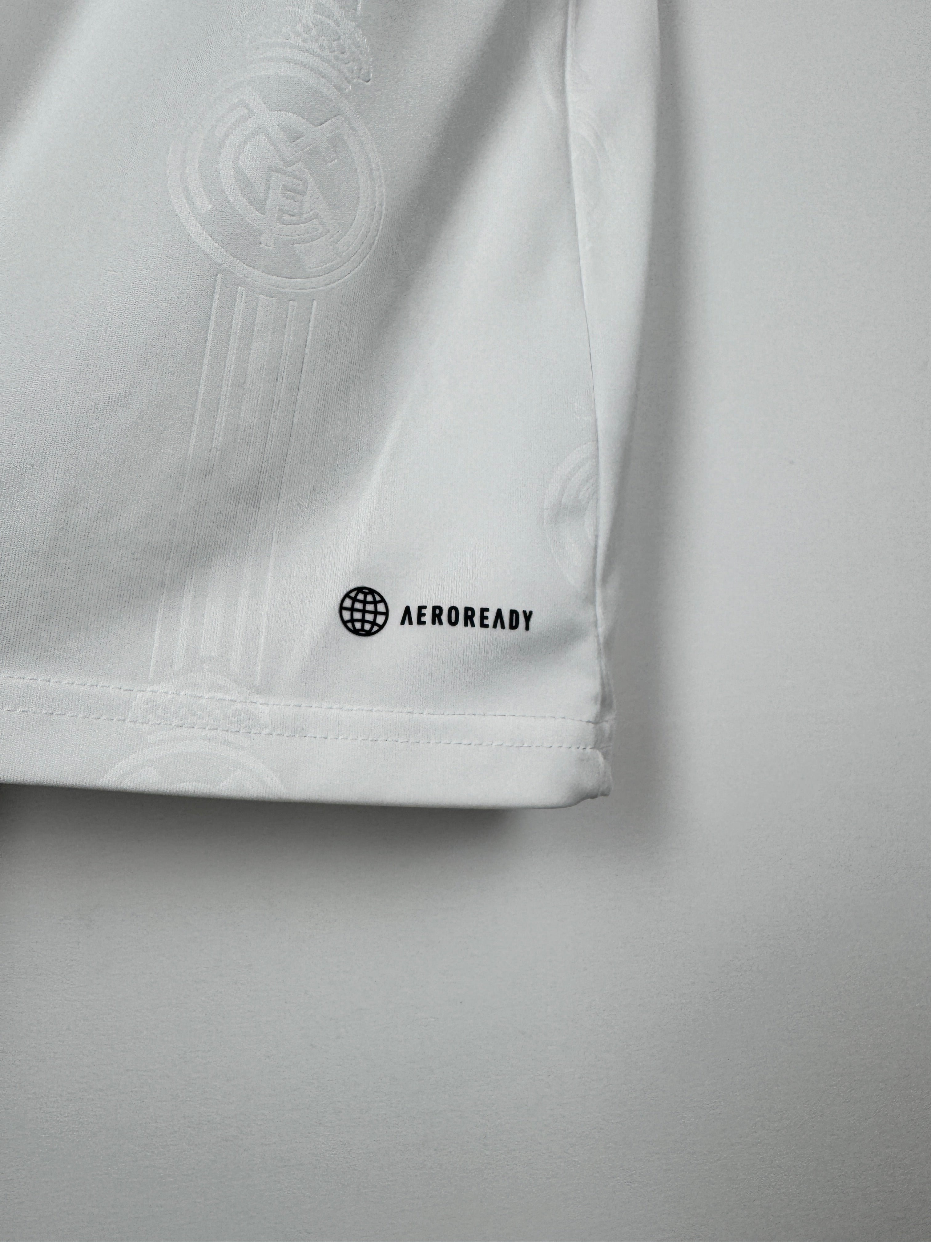 REAL MADRID 2022/2023 HOME FOOTBALL JERSEY - BENZEMA #9 BALLON D'OR (S)
