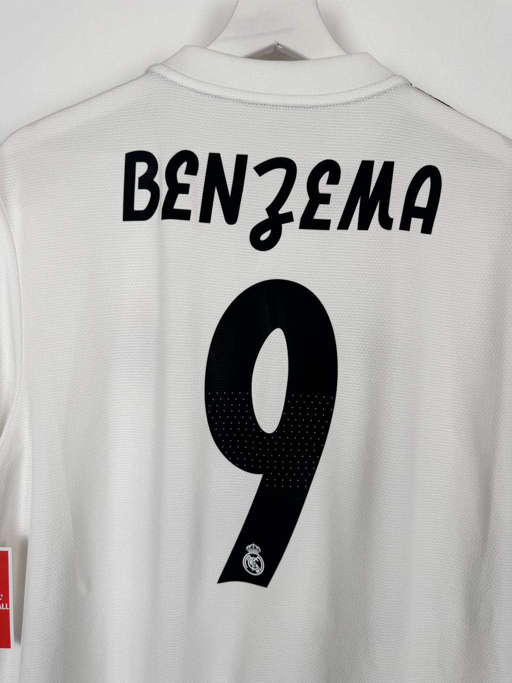 REAL MADRID 2018/2019 HOME FOOTBALL JERSEY - BENZEMA #9 (L)