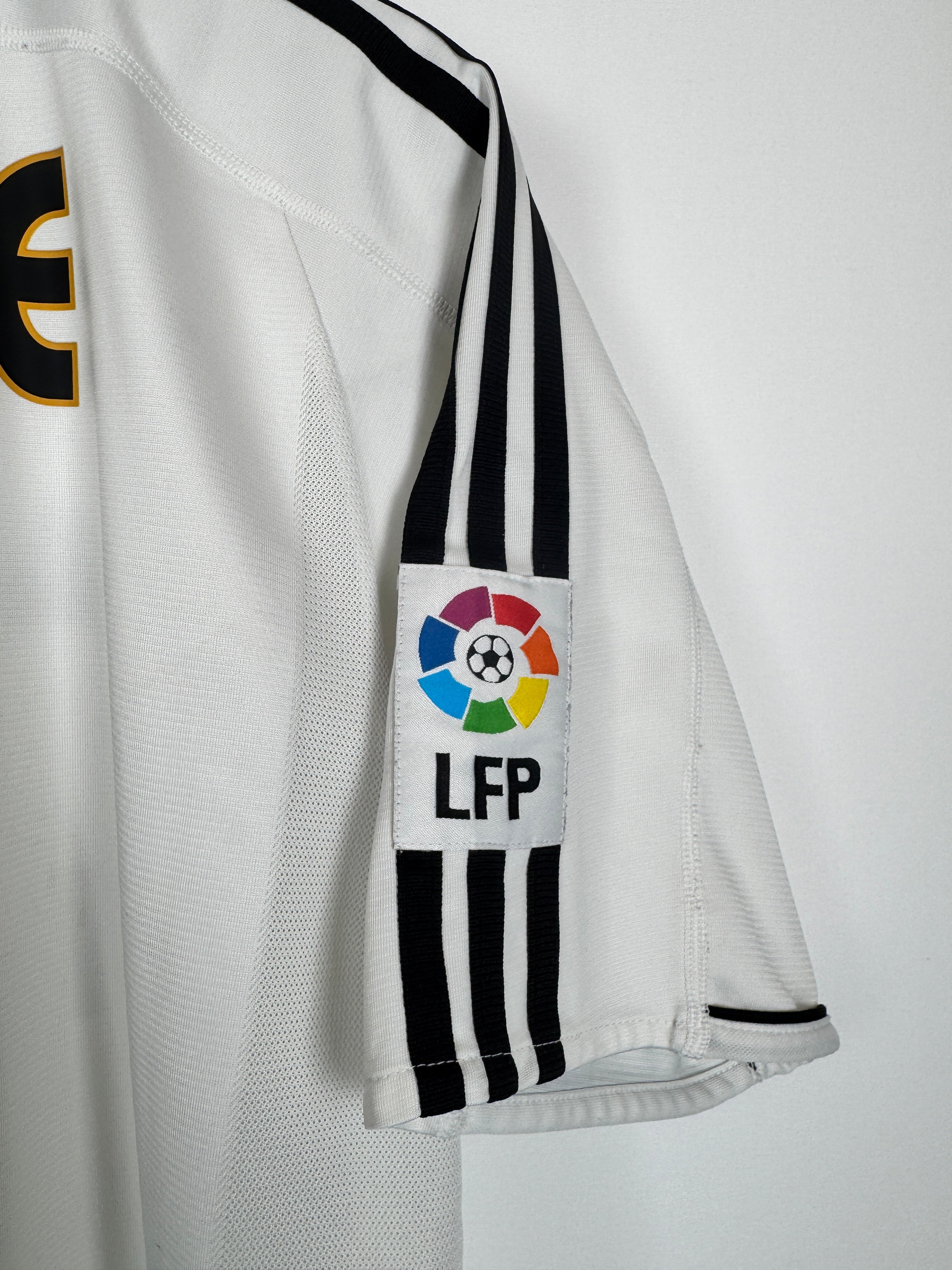 REAL MADRID 2003/2004 HOME FOOTBALL SHIRT - ZIDANE #5 (M)