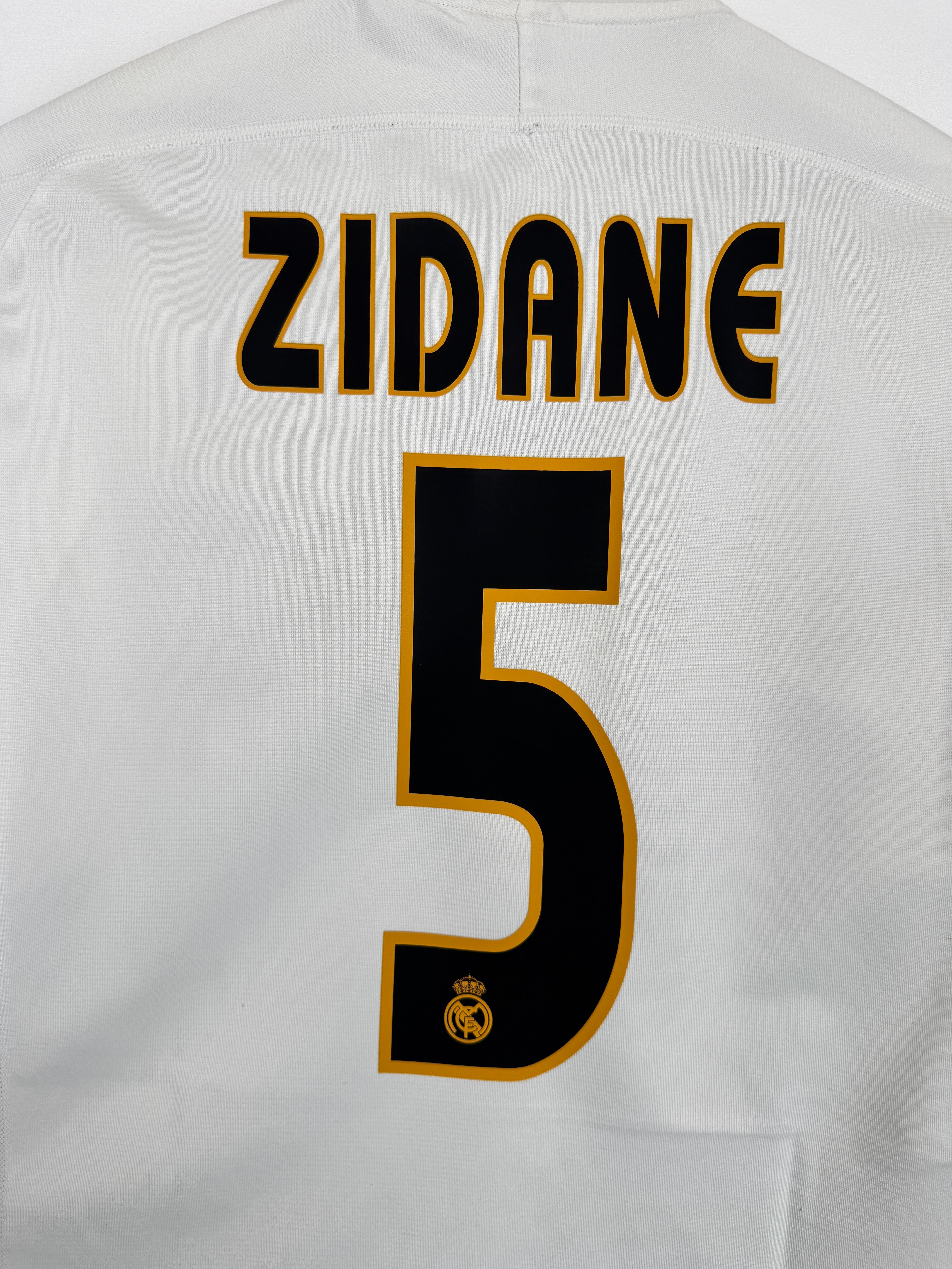 REAL MADRID 2003/2004 HOME FOOTBALL SHIRT - ZIDANE #5 (M)
