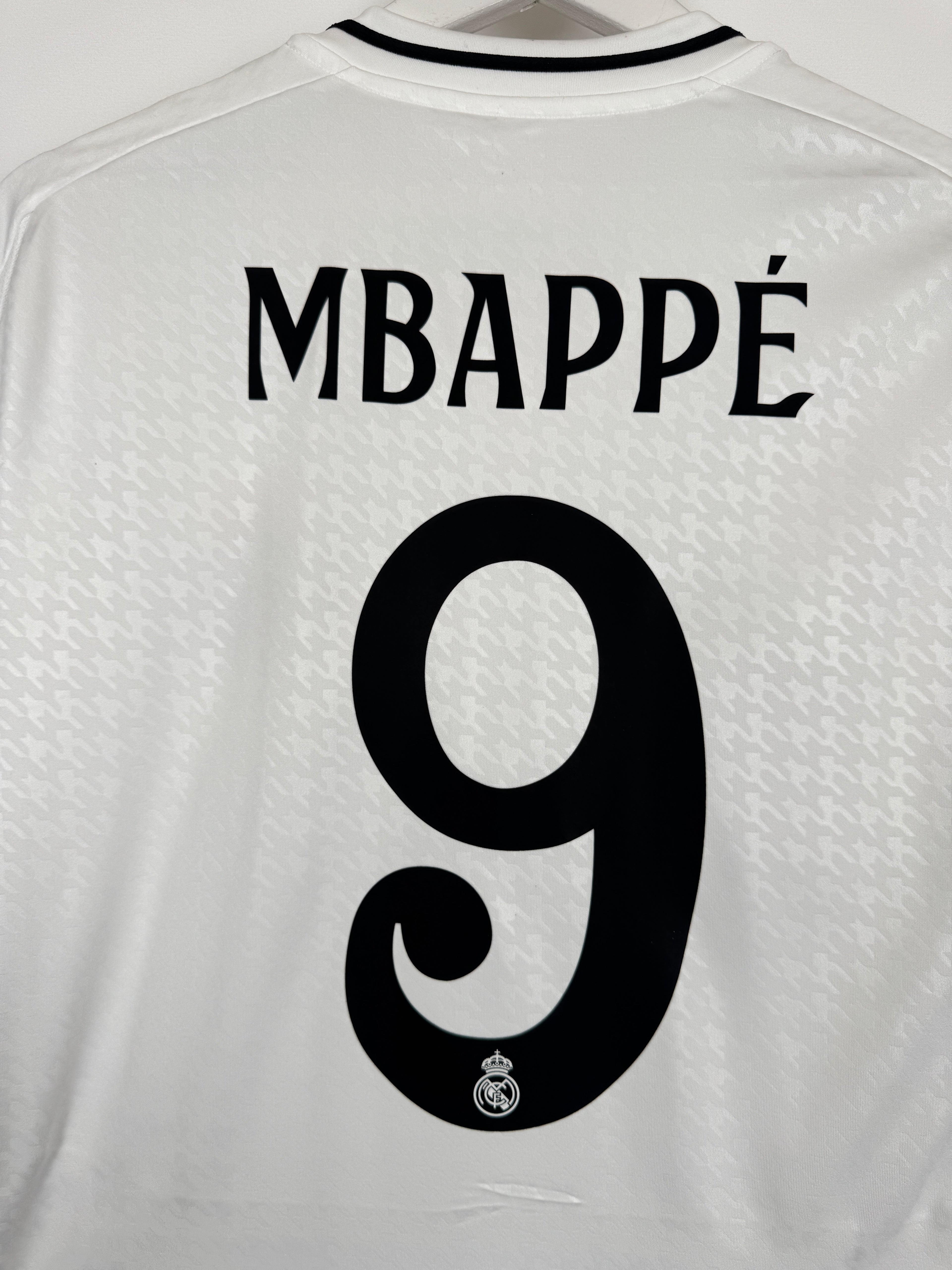 REAL MADRID 2024/2025 HOME FOOTBALL JERSEY NEW - MBAPPÉ #9 (L)