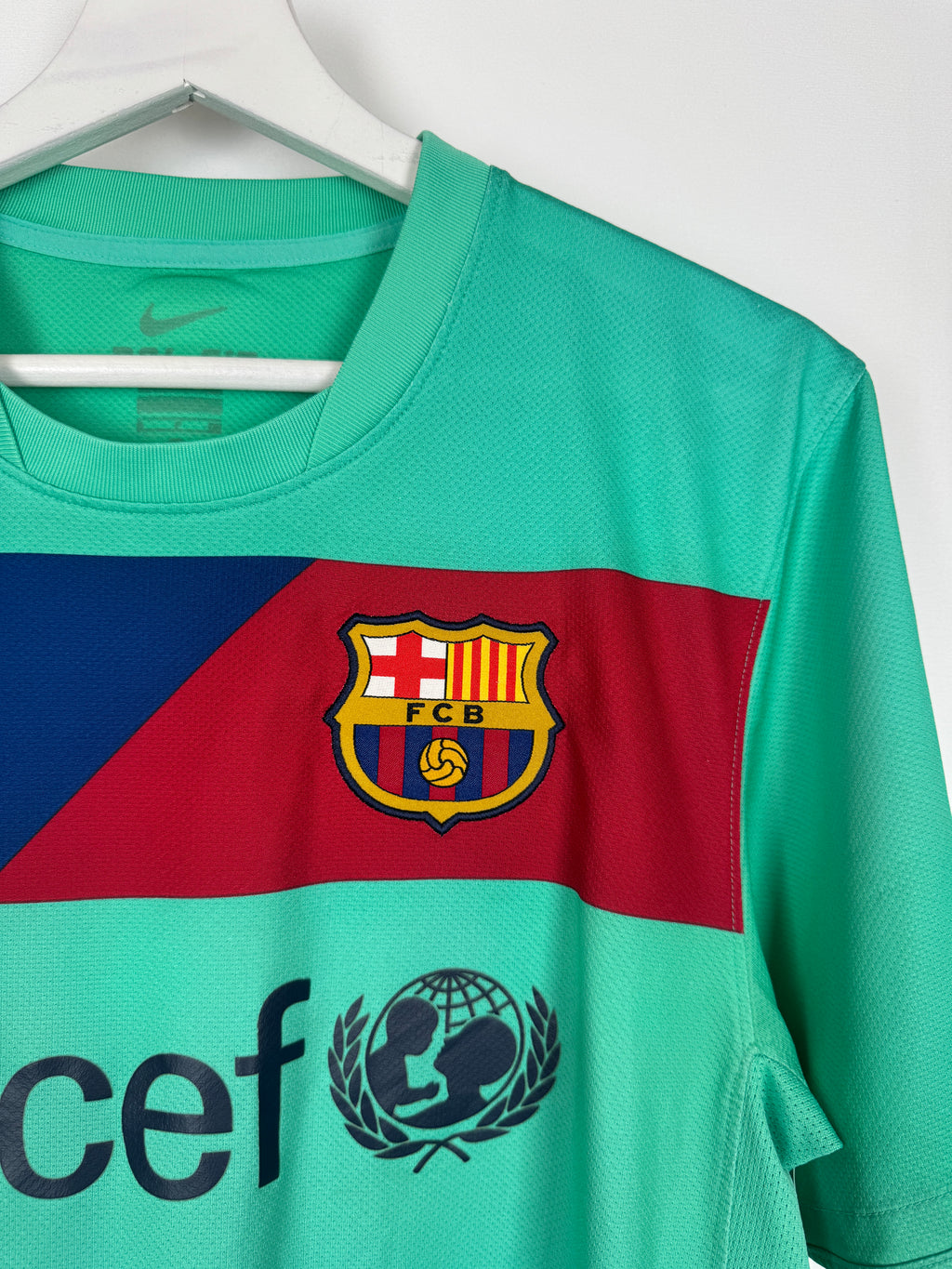 BARCELONA 2010/2011 AWAY FOOTBALL SHIRT - MESSI #10 (S)