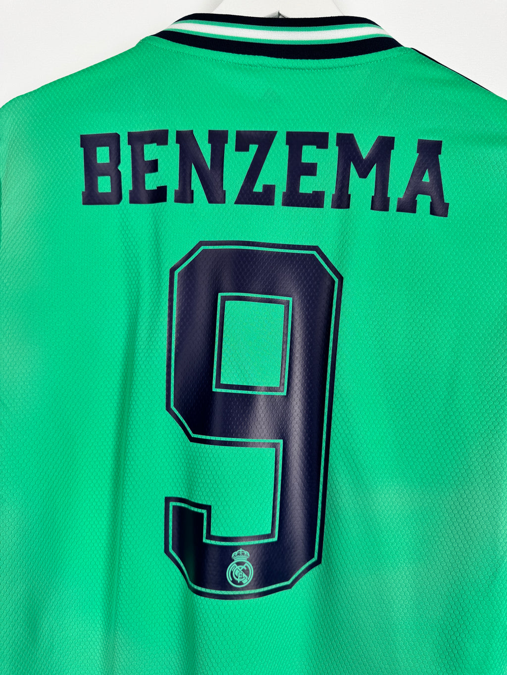 REAL MADRID 2019/2020 THIRD FOOTBALL JERSEY - BENZEMA #9 (S)