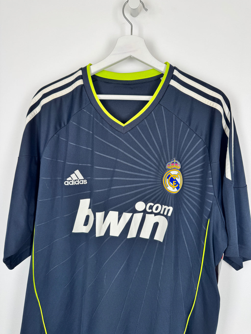 REAL MADRID 2010/2011 AWAY FOOTBALL SHIRT - RONALDO #7 (XL)