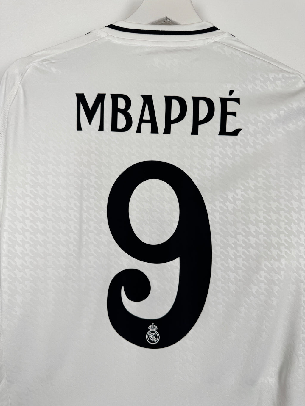 REAL MADRID 2024/2025 HOME FOOTBALL JERSEY NEW - MBAPPE #9 (M)