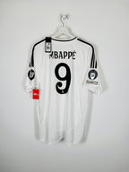REAL MADRID 2024/2025 HOME FOOTBALL JERSEY NEW - MBAPPÉ #9 (XL)