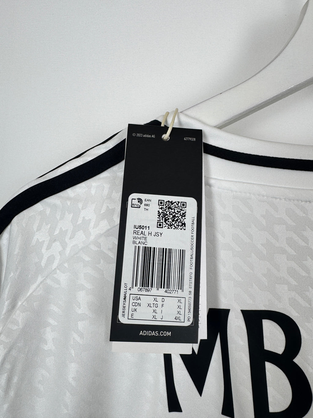 REAL MADRID 2024/2025 HOME FOOTBALL JERSEY NEW - MBAPPÉ #9 (XL)
