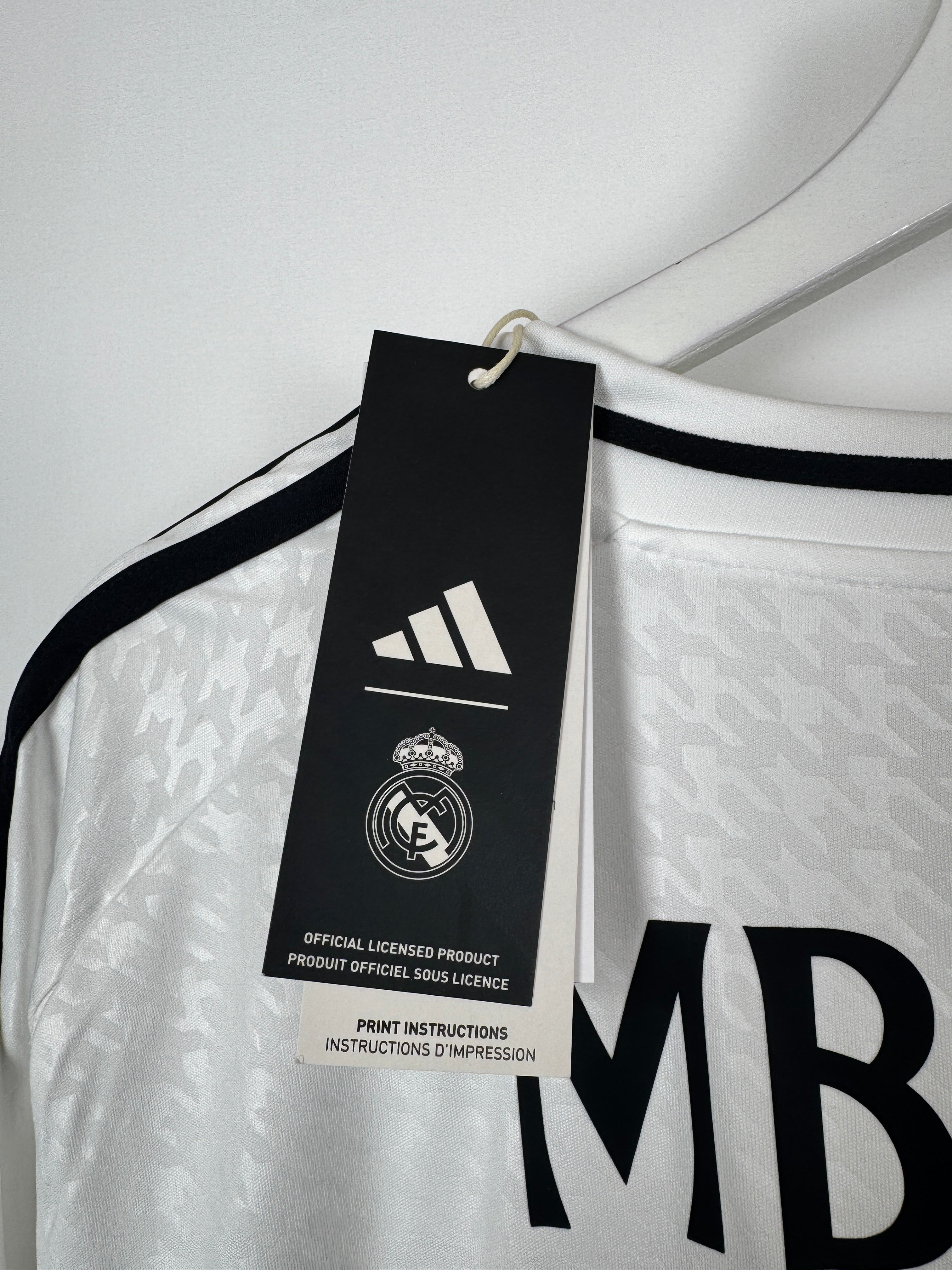 REAL MADRID 2024/2025 HOME FOOTBALL JERSEY NEW - MBAPPÉ #9 (XL)