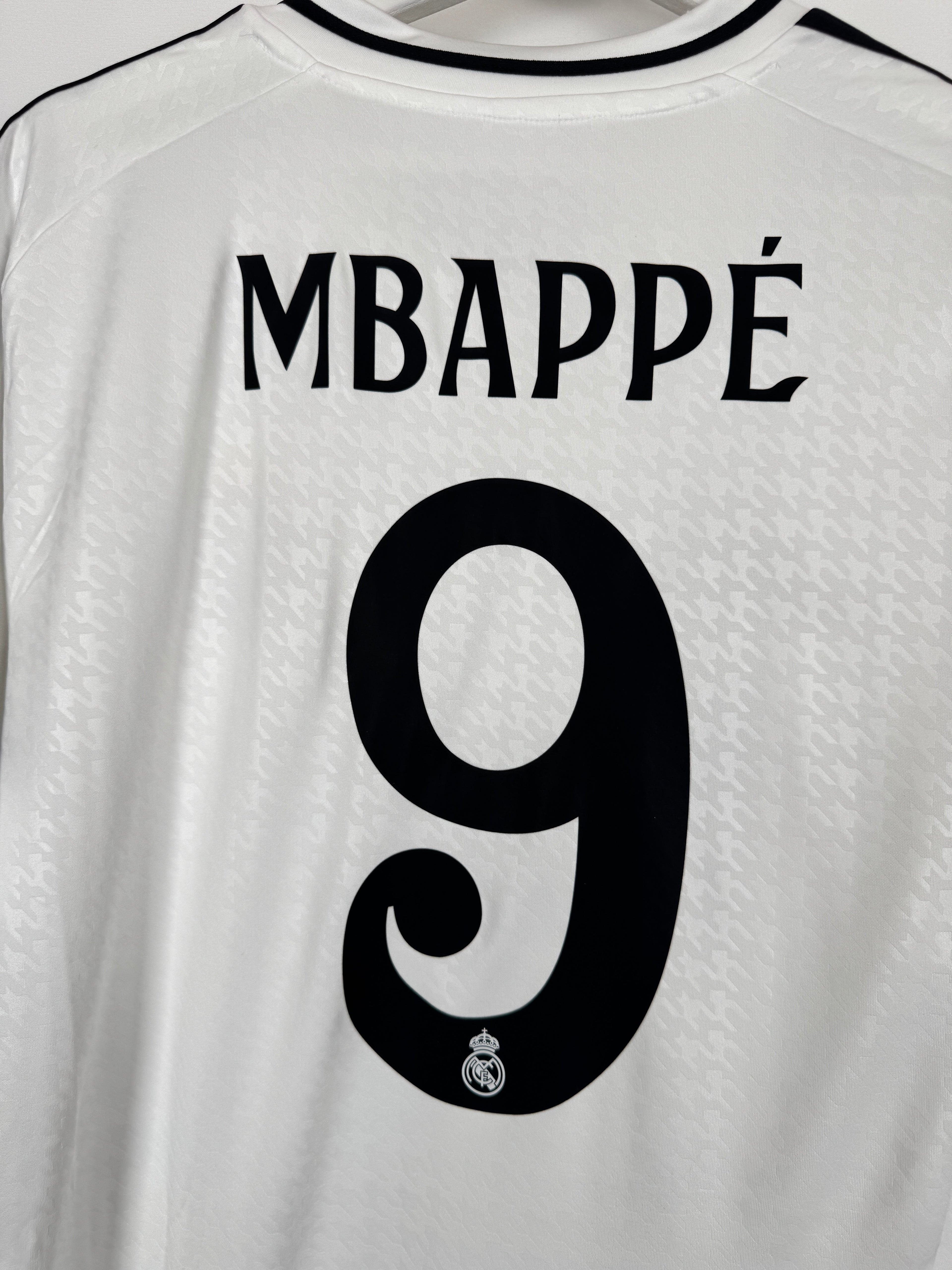 REAL MADRID 2024/2025 HOME FOOTBALL JERSEY NEW - MBAPPÉ #9 (XL)
