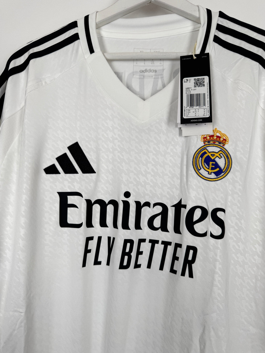 REAL MADRID 2024/2025 HOME FOOTBALL JERSEY NEW - MBAPPÉ #9 (XL)
