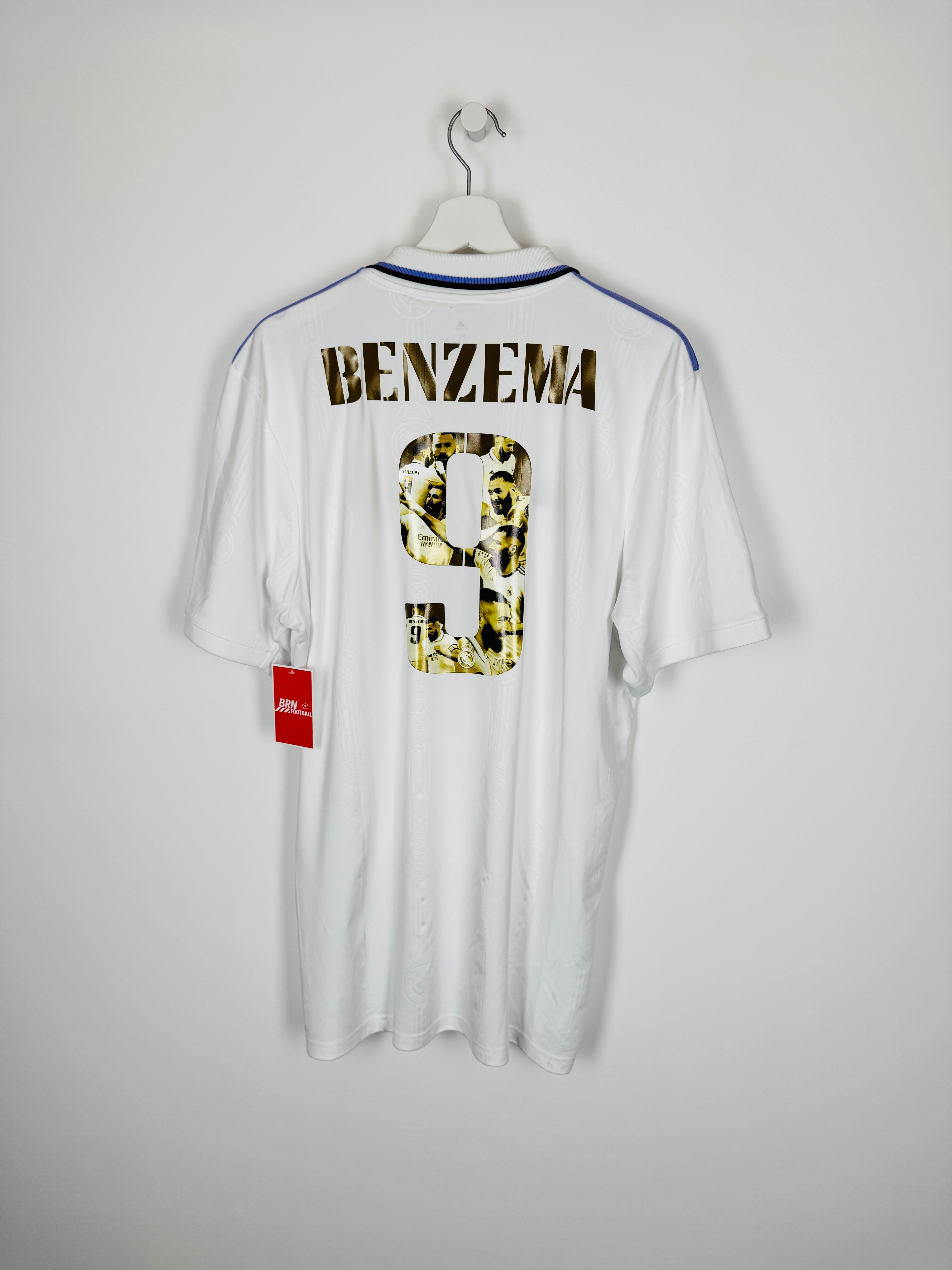 REAL MADRID 2022/2023 HOME FOOTBALL JERSEY - BENZEMA #9 BALLON D'OR (XL)