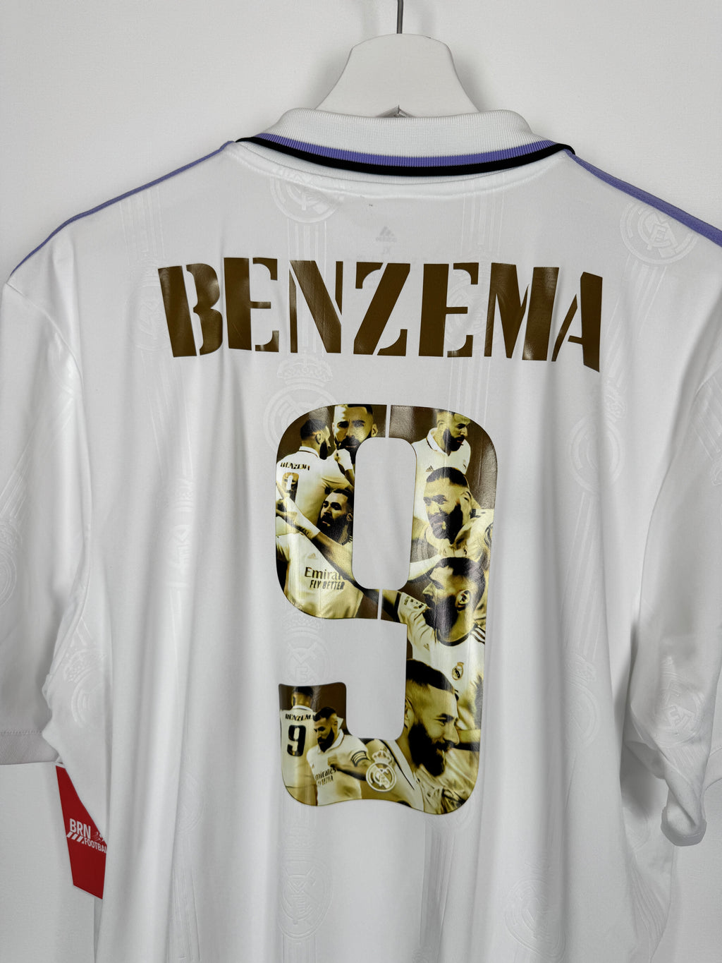 REAL MADRID 2022/2023 HOME FOOTBALL JERSEY - BENZEMA #9 BALLON D'OR (XL)