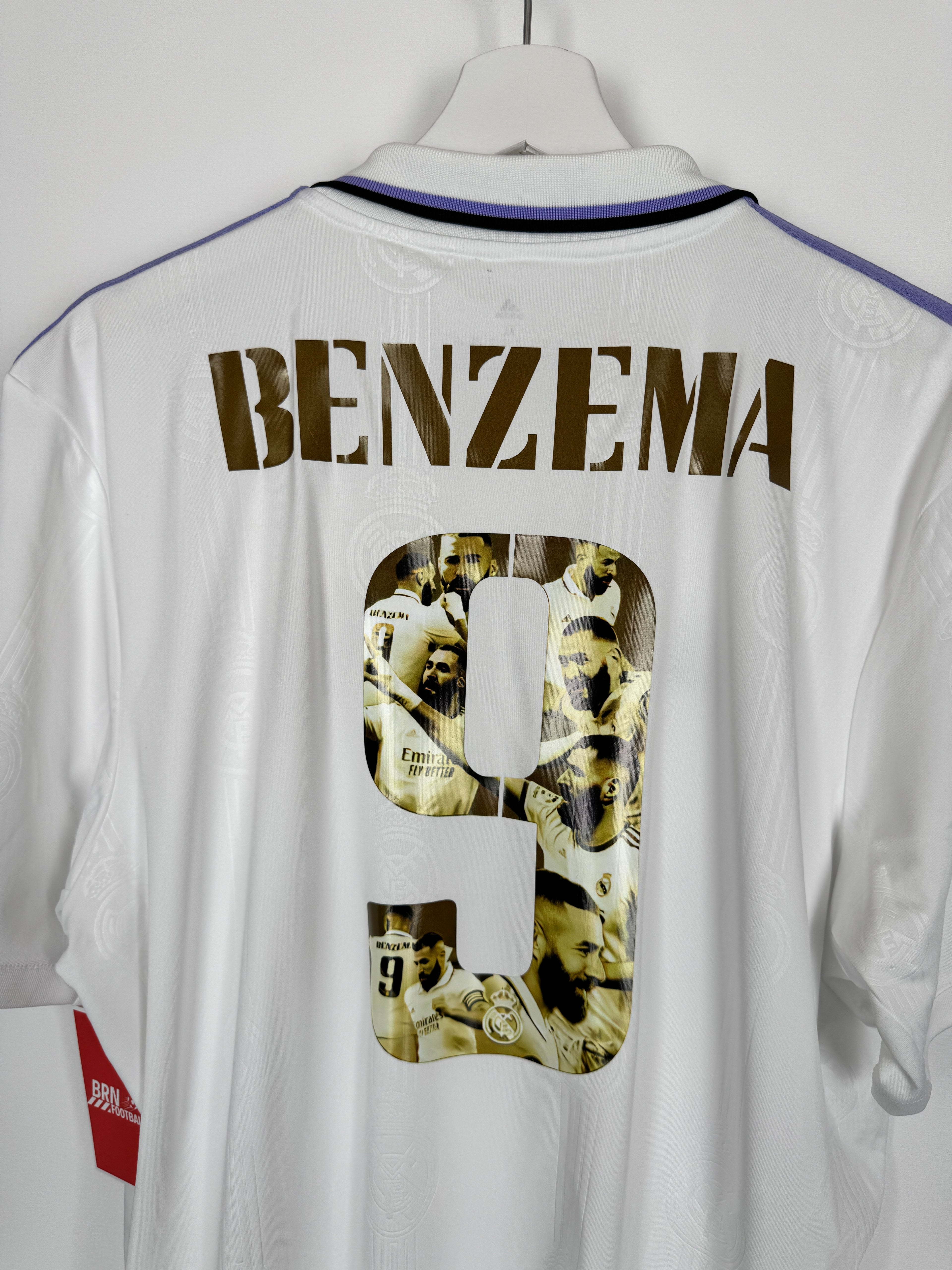 REAL MADRID 2022/2023 HOME FOOTBALL JERSEY - BENZEMA #9 BALLON D'OR (XL)