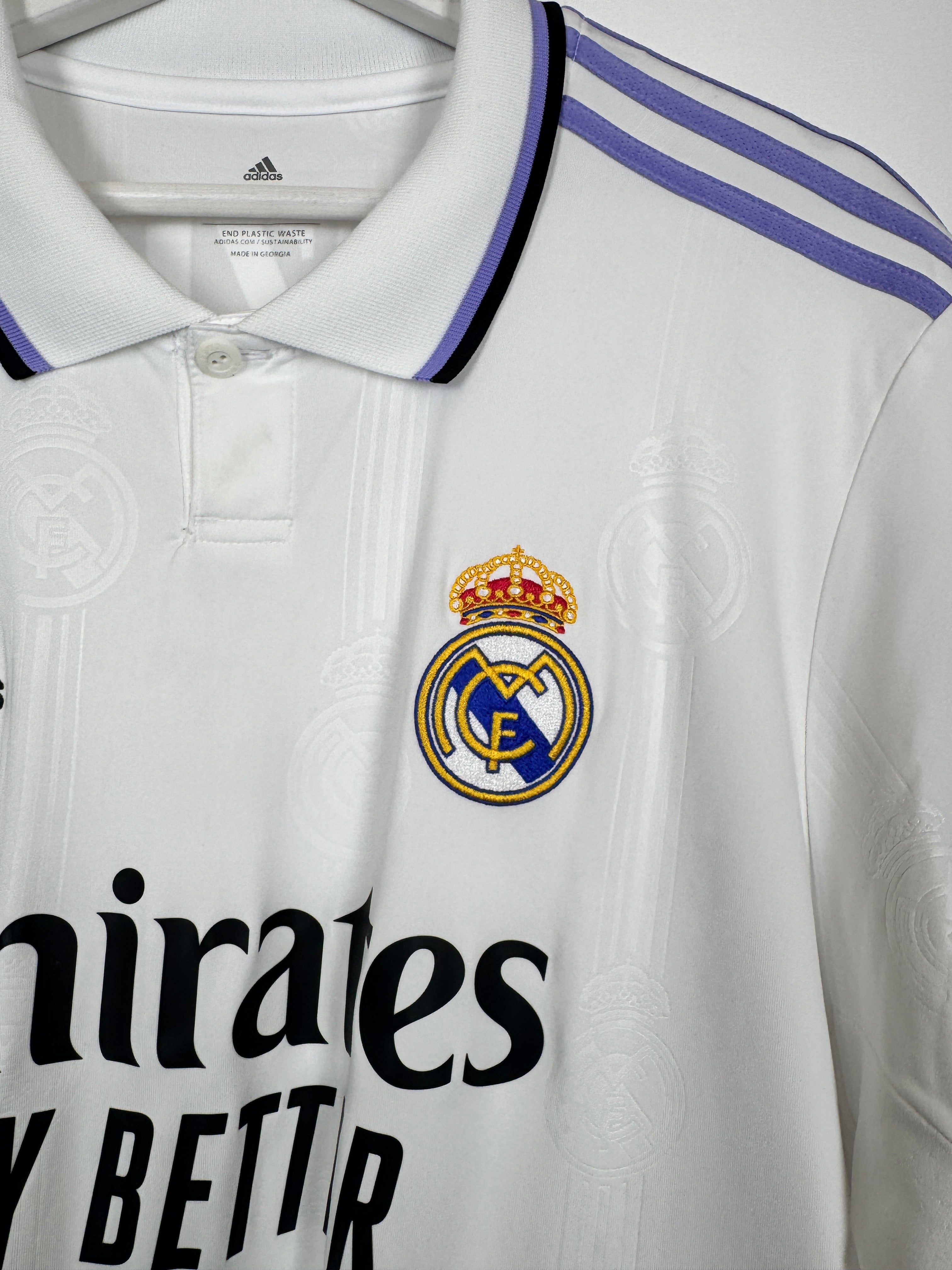 REAL MADRID 2022/2023 HOME FOOTBALL JERSEY - BENZEMA #9 BALLON D'OR (XL)