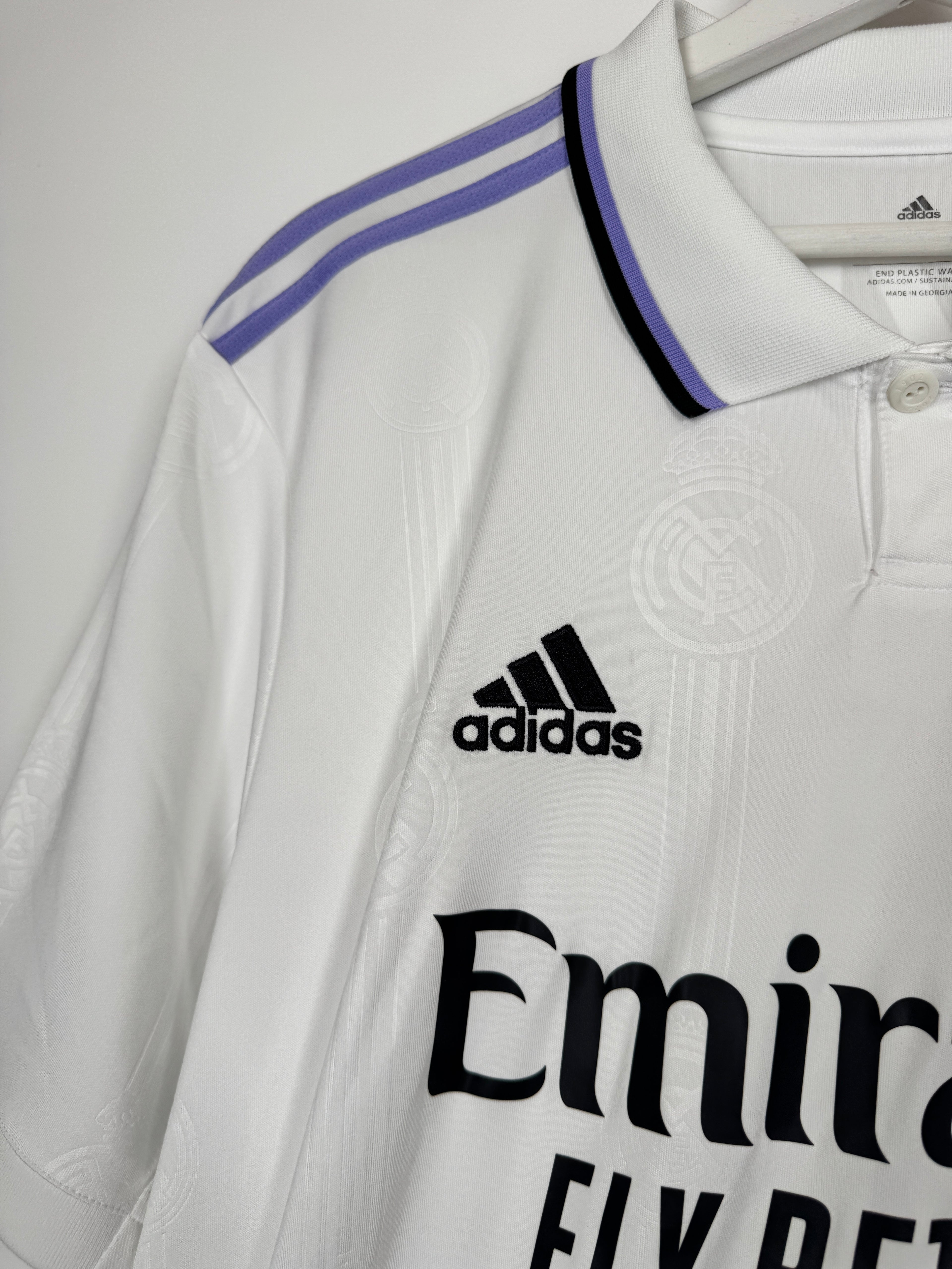 REAL MADRID 2022/2023 HOME FOOTBALL JERSEY - BENZEMA #9 BALLON D'OR (XL)