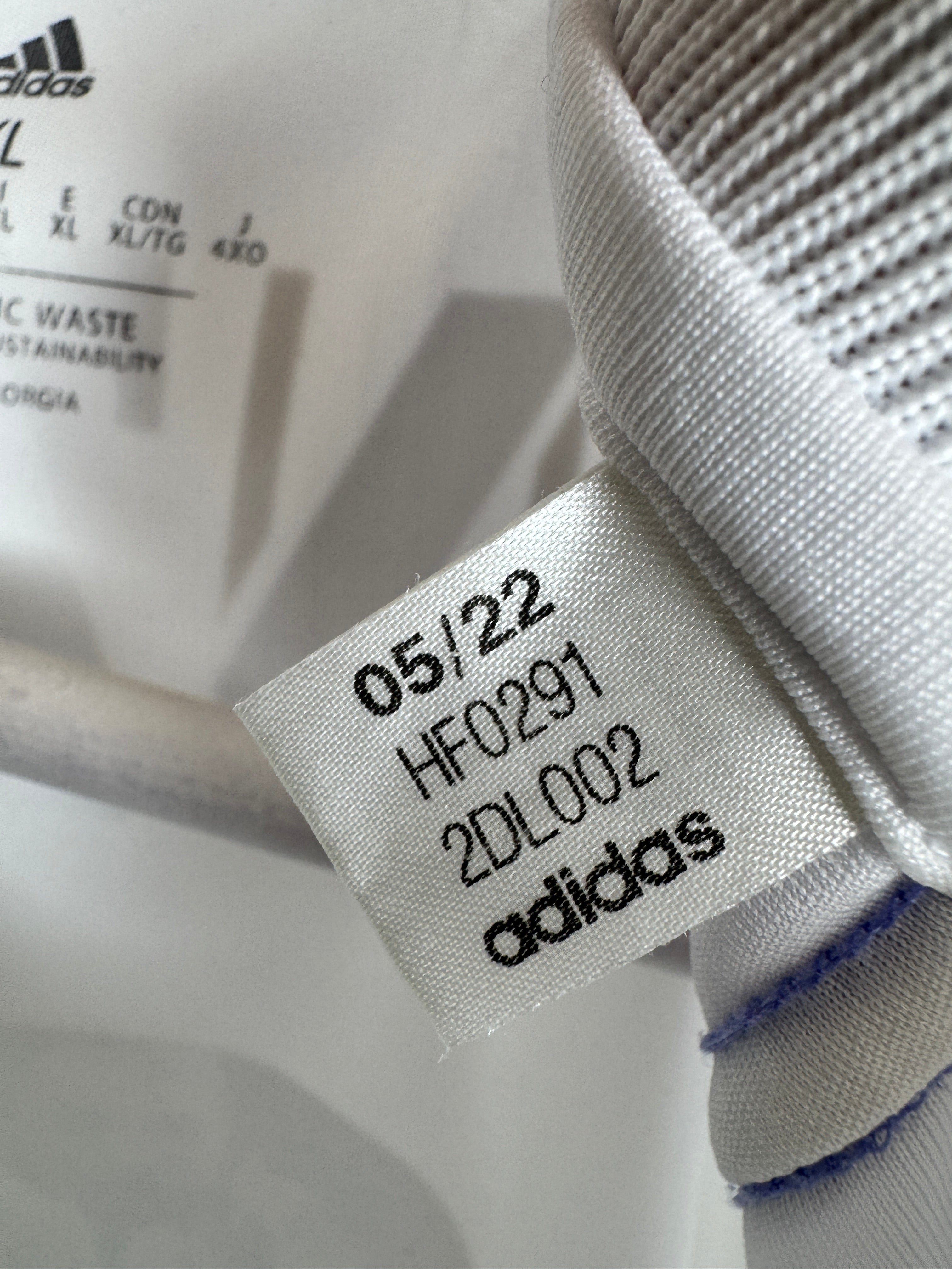 REAL MADRID 2022/2023 HOME FOOTBALL JERSEY - BENZEMA #9 BALLON D'OR (XL)