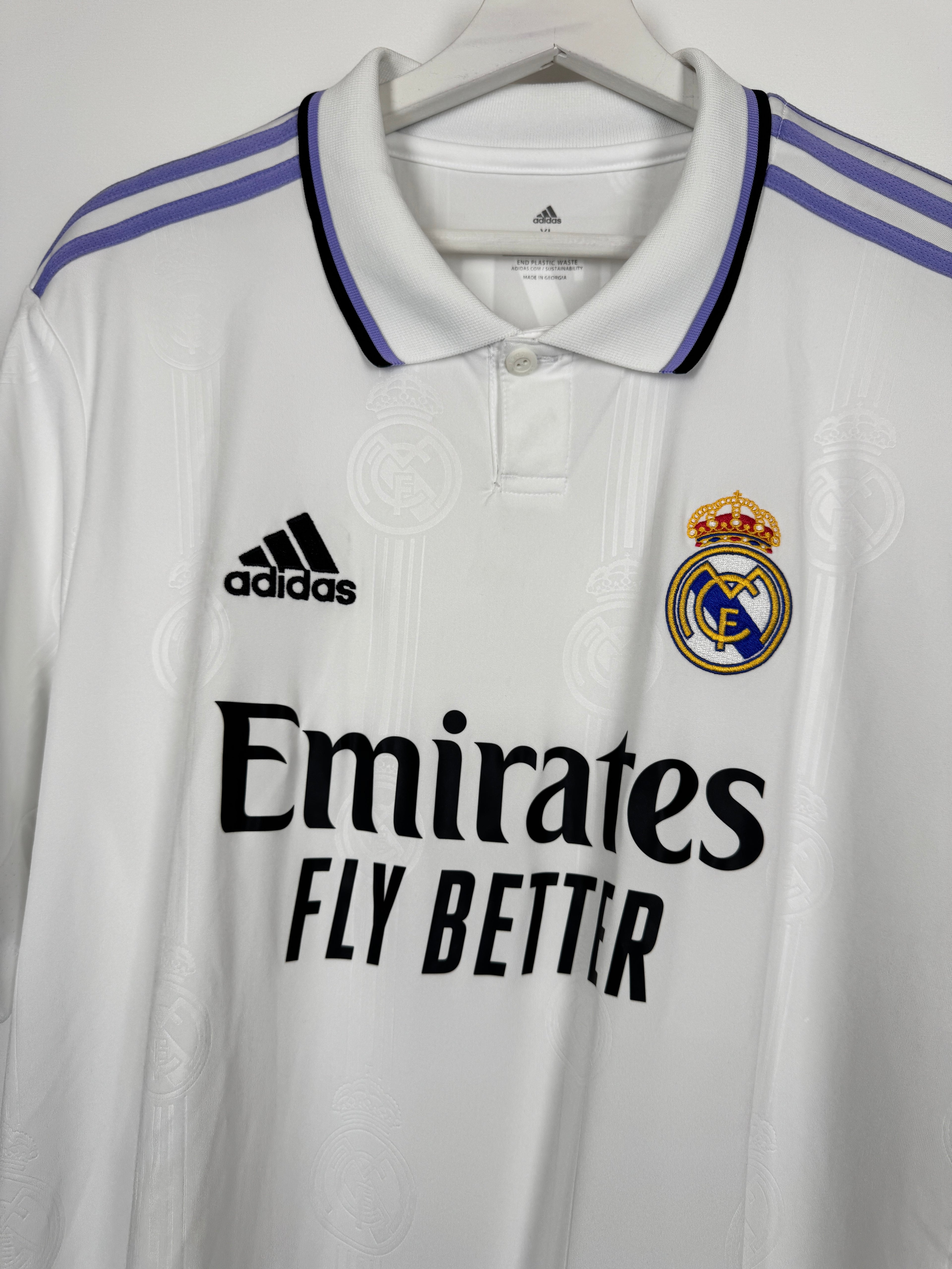 REAL MADRID 2022/2023 HOME FOOTBALL JERSEY - BENZEMA #9 BALLON D'OR (XL)
