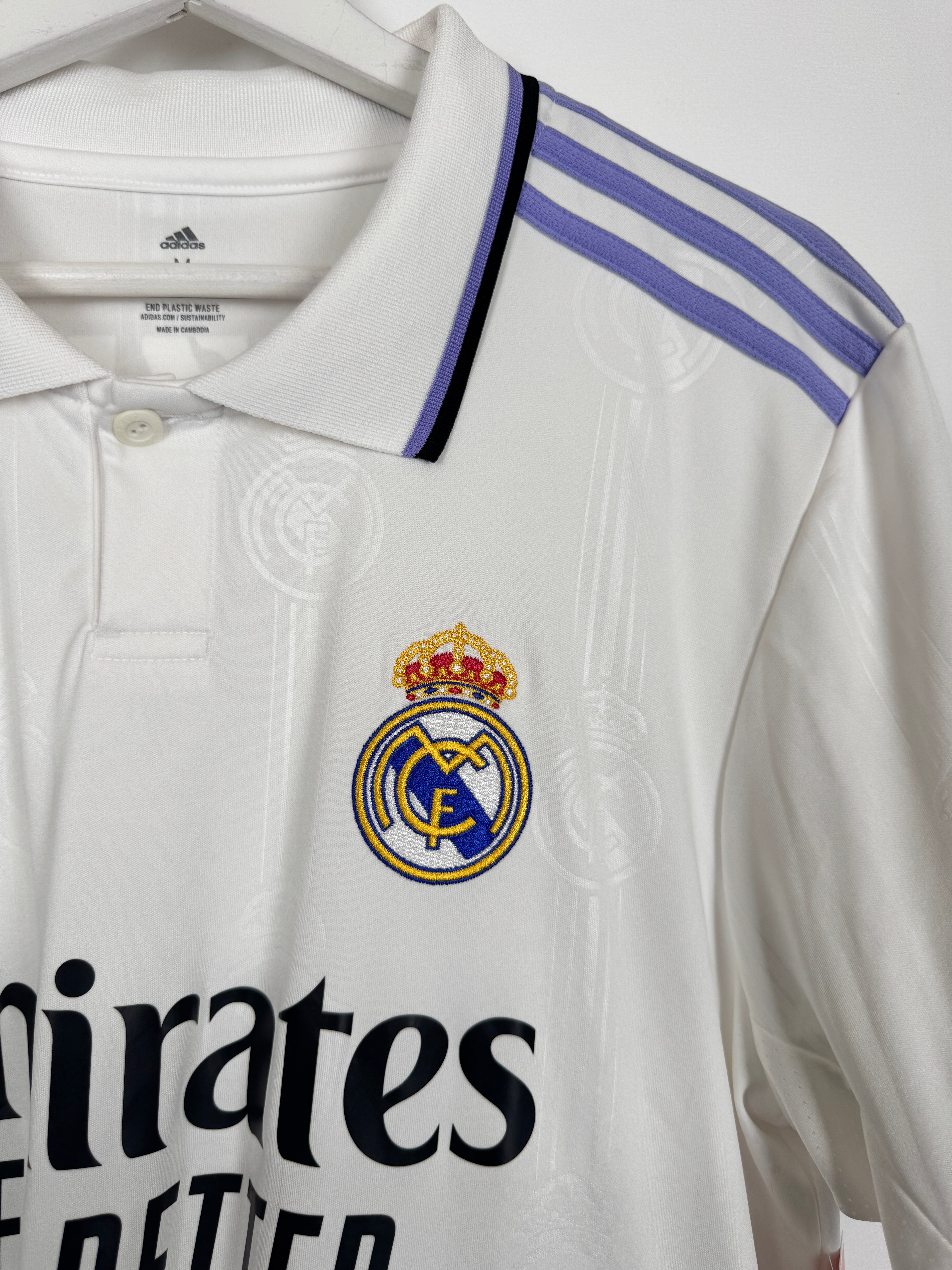REAL MADRID 2022/2023 HOME FOOTBALL JERSEY - BENZEMA #9 BALLON D'OR (M)