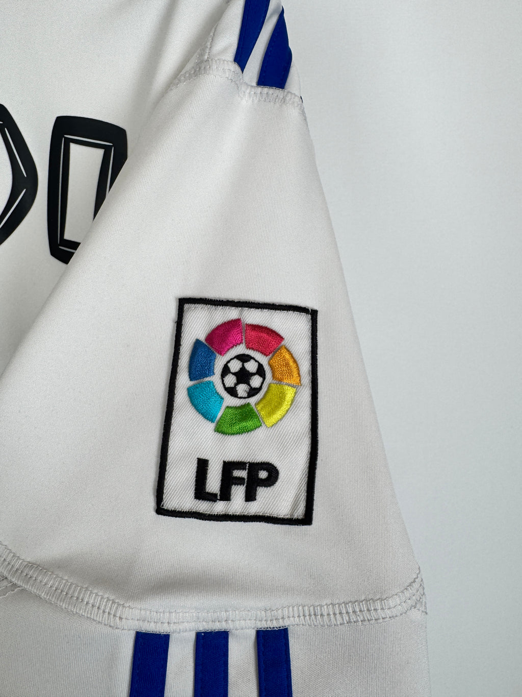 REAL MADRID 2010/2011 HOME FOOTBALL SHIRT - RONALDO #7 (S)