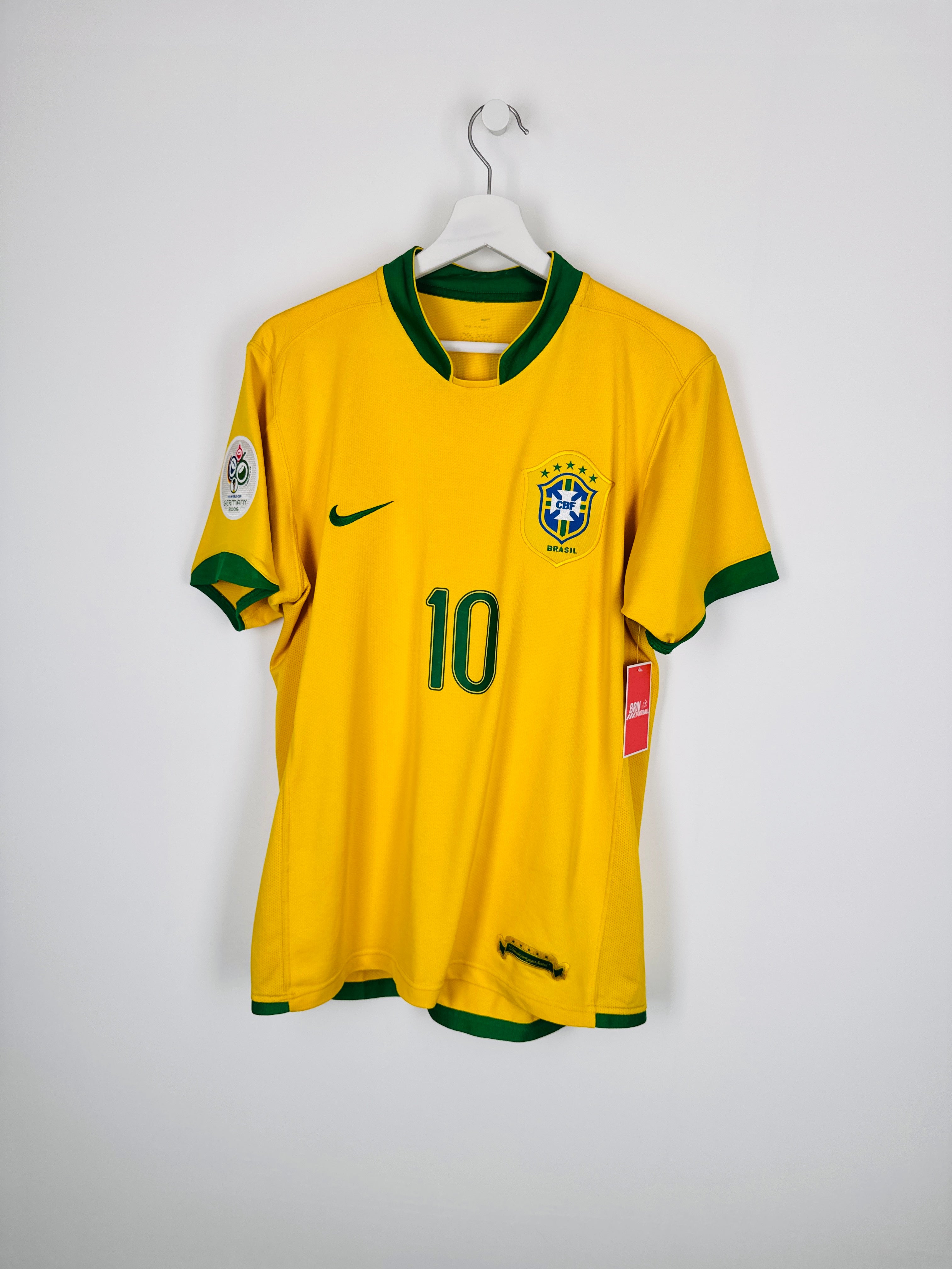 MAILLOT DE FOOTBALL BRÉSIL 2006 DOMICILE - RONALDINHO #10 (M)