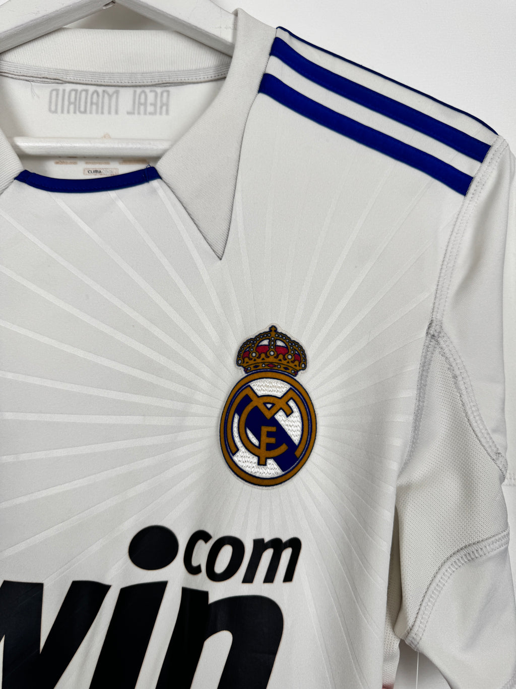 REAL MADRID 2010/2011 HOME FOOTBALL SHIRT - RONALDO #7 (S)