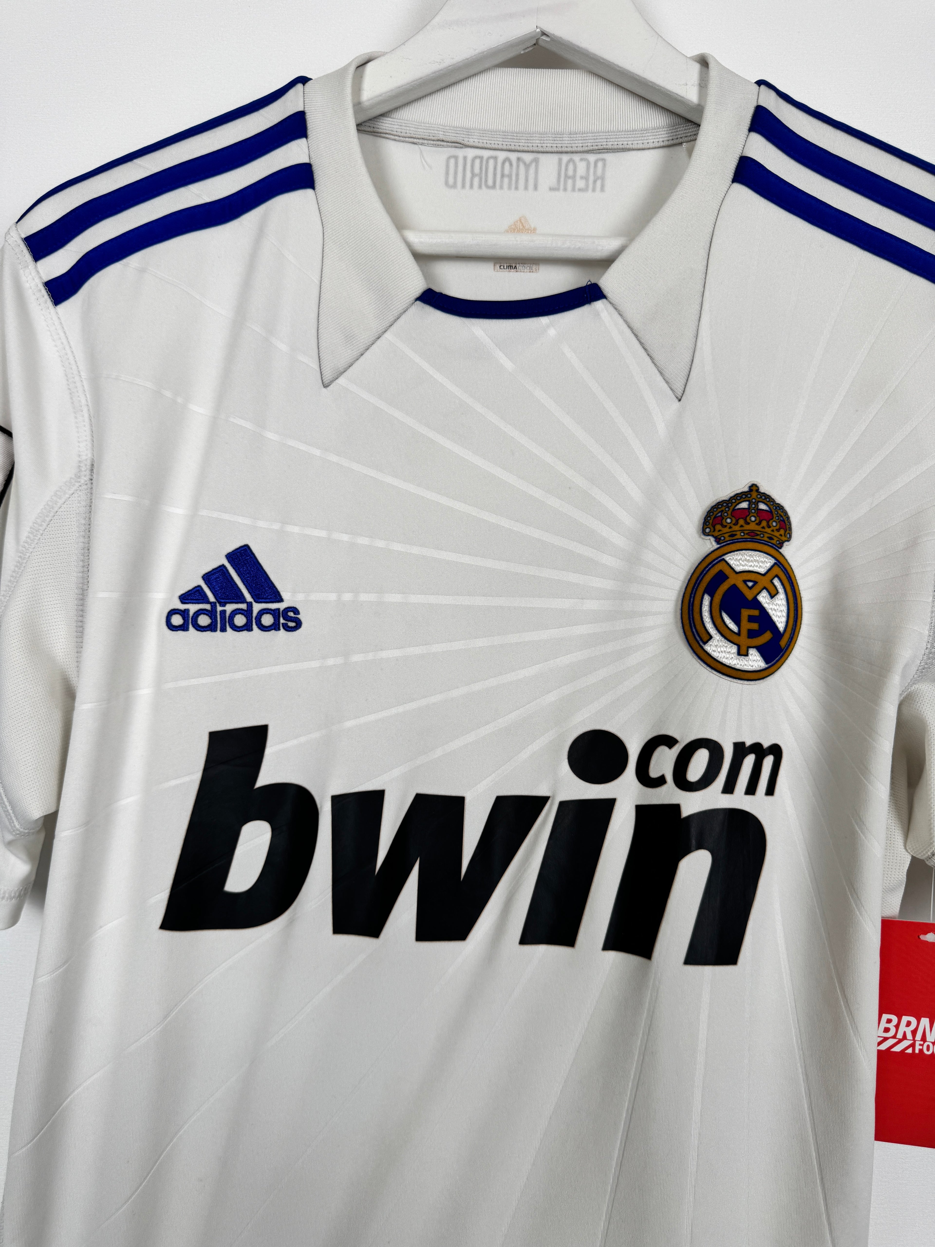 REAL MADRID 2010/2011 HOME FOOTBALL SHIRT - RONALDO #7 (S)