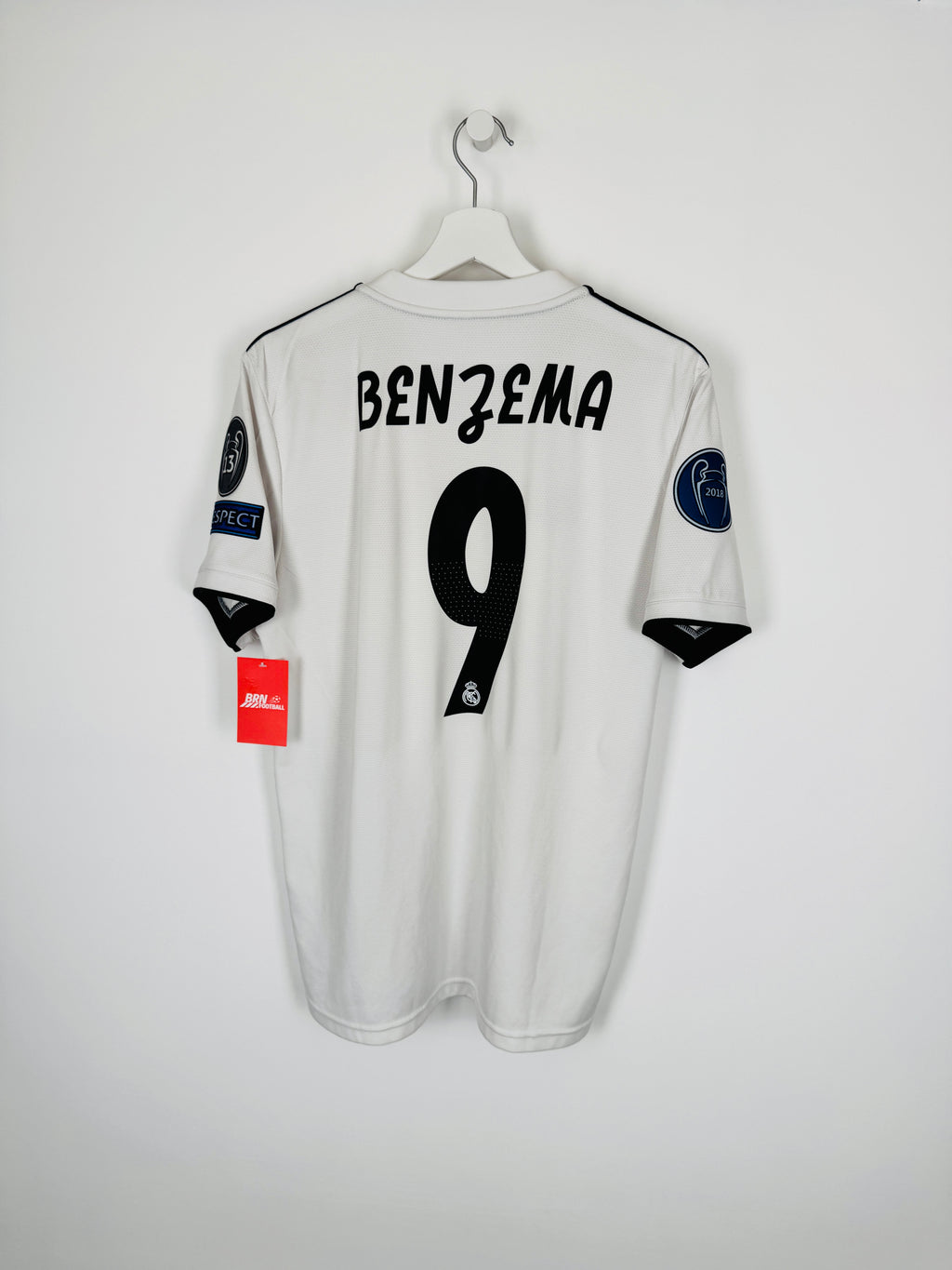 REAL MADRID 2018/2019 HOME FOOTBALL JERSEY - BENZEMA #9 (M)