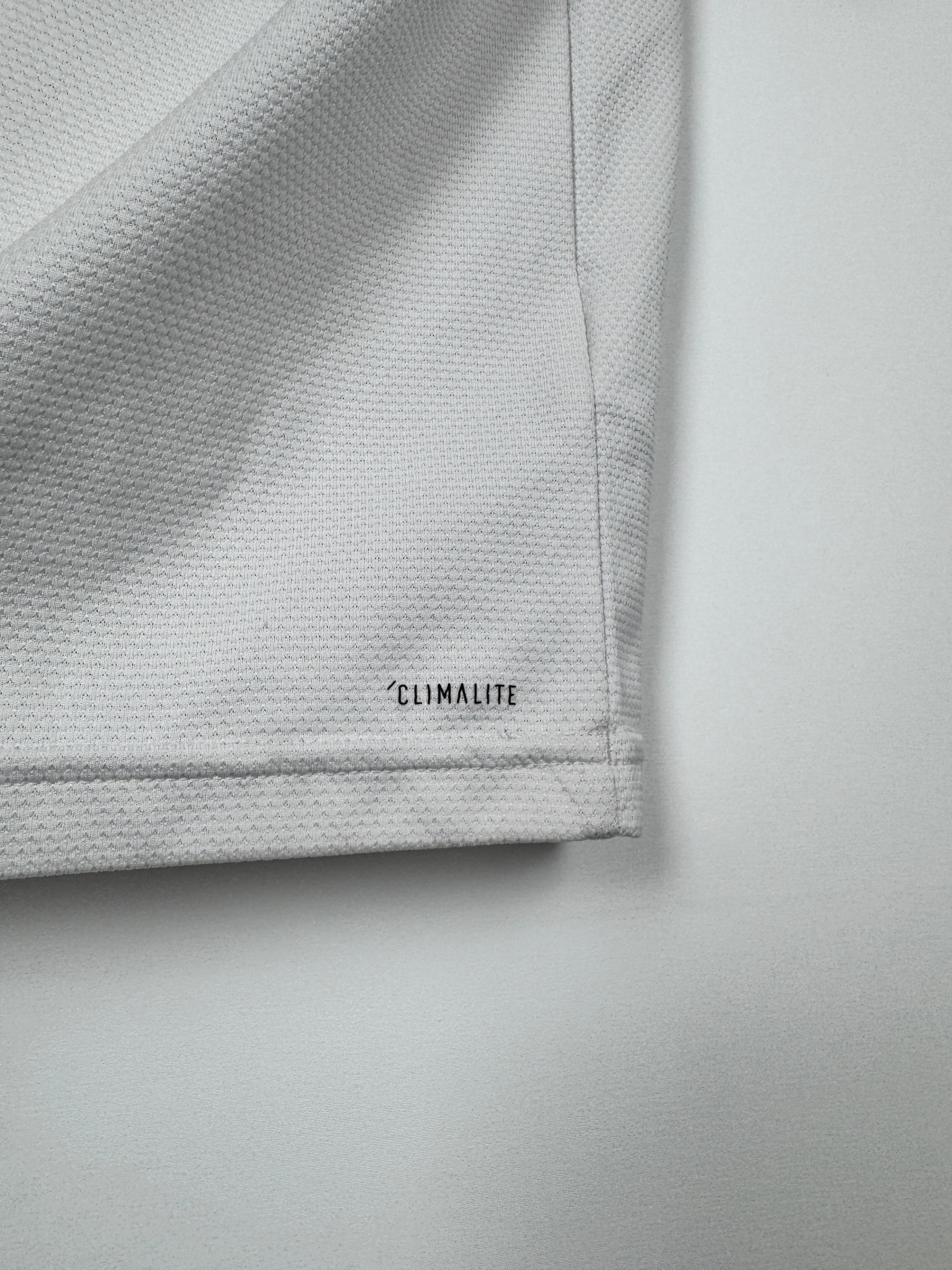 REAL MADRID 2018/2019 HOME FOOTBALL JERSEY - BENZEMA #9 (M)