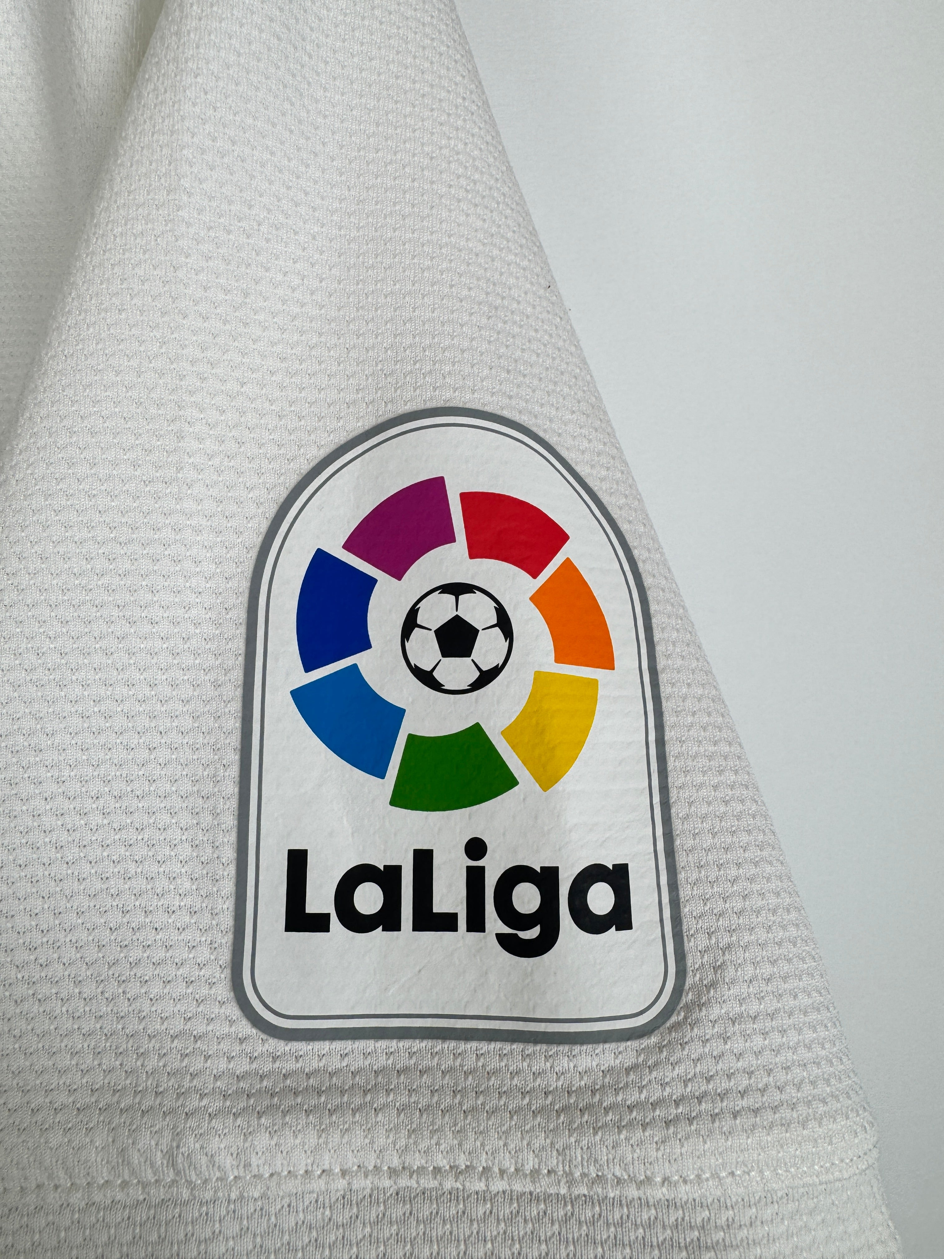 REAL MADRID 2018/2019 HOME FOOTBALL JERSEY - MODRIC #10 (S)