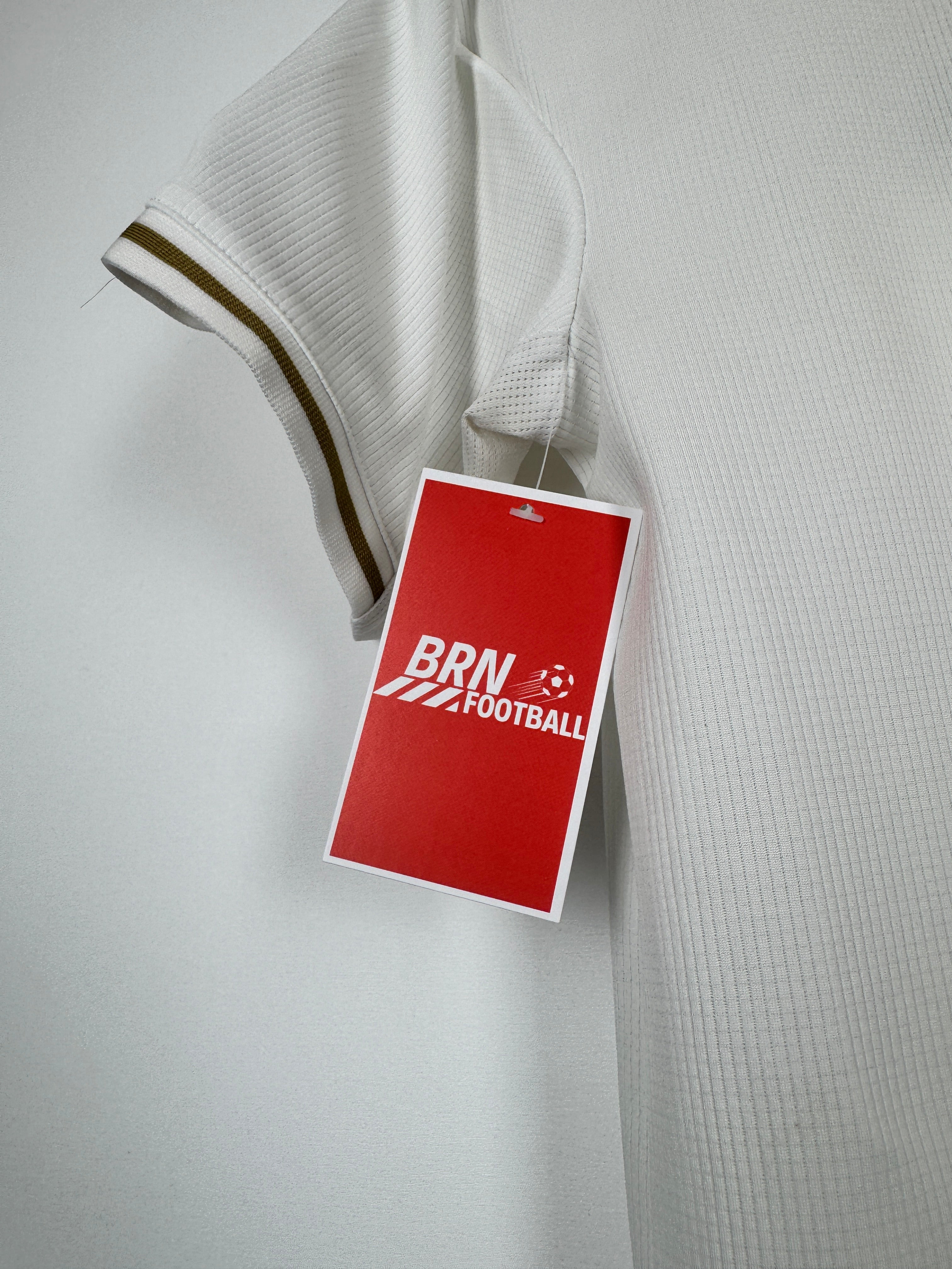 REAL MADRID 2019/2020 HOME FOOTBALL JERSEY - BENZEMA #9 (S)