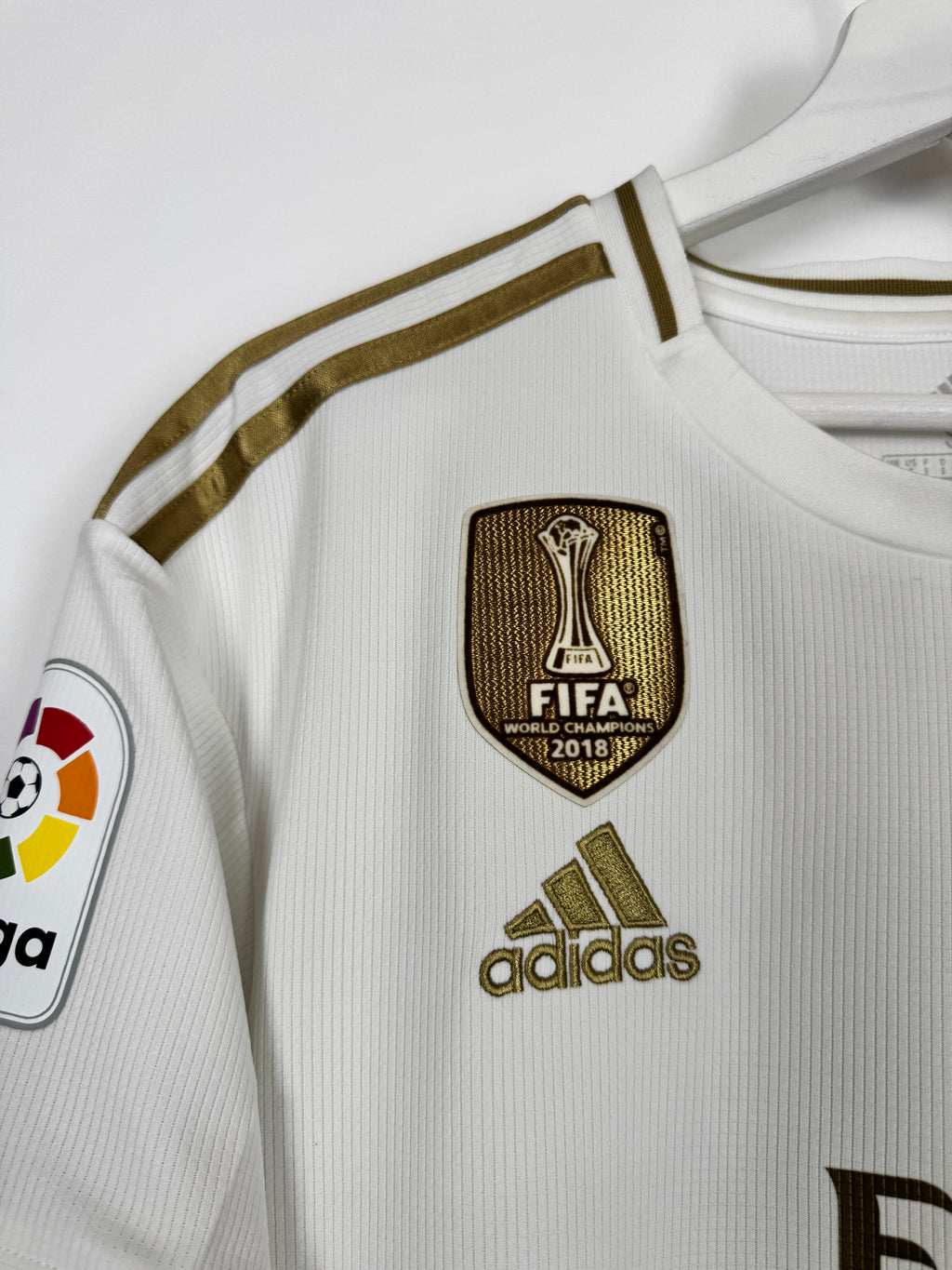 REAL MADRID 2019/2020 HOME FOOTBALL JERSEY - BENZEMA #9 (S)