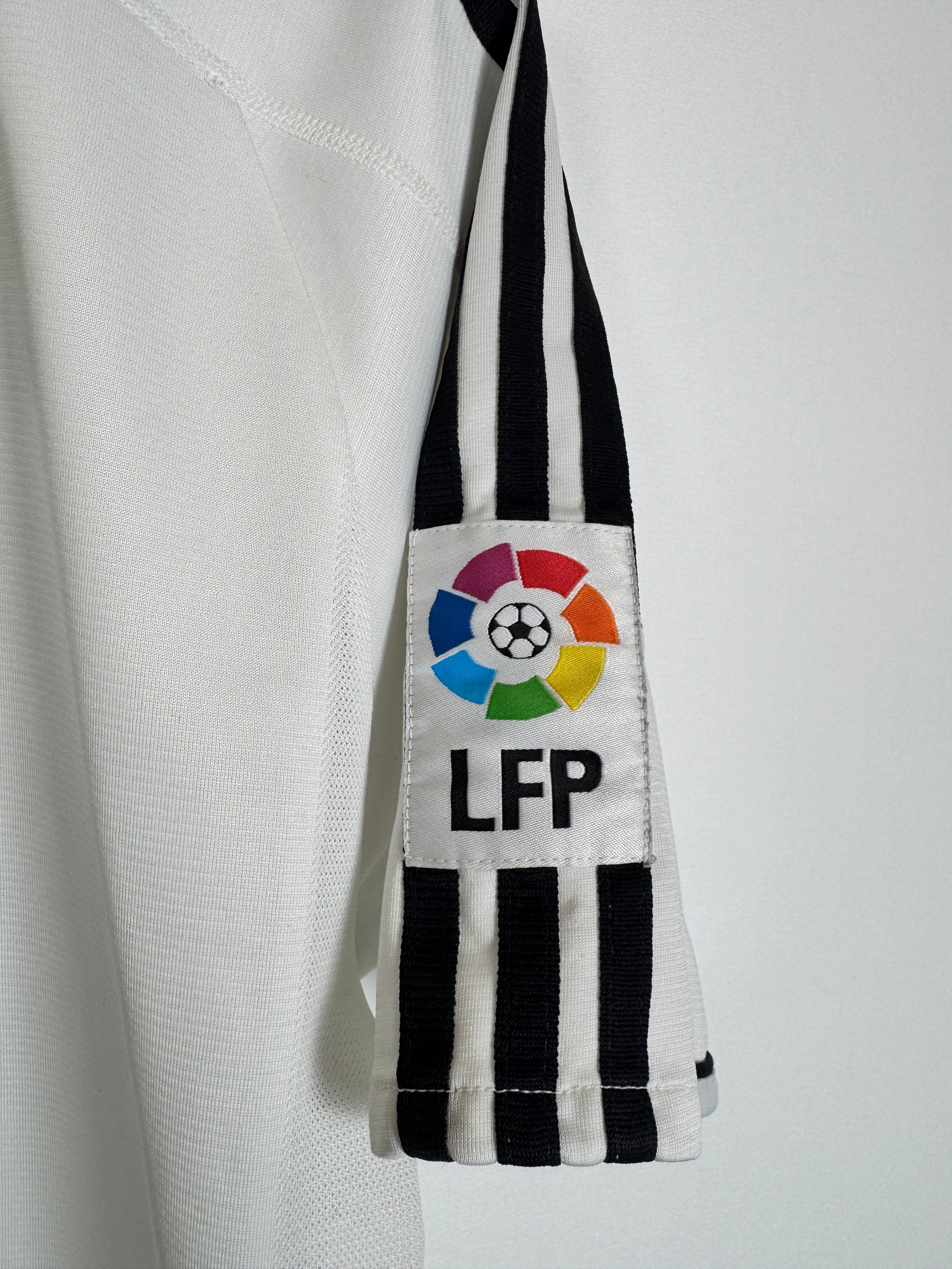 REAL MADRID 2003/2004 HOME FOOTBALL SHIRT - ZIDANE #5 (S)