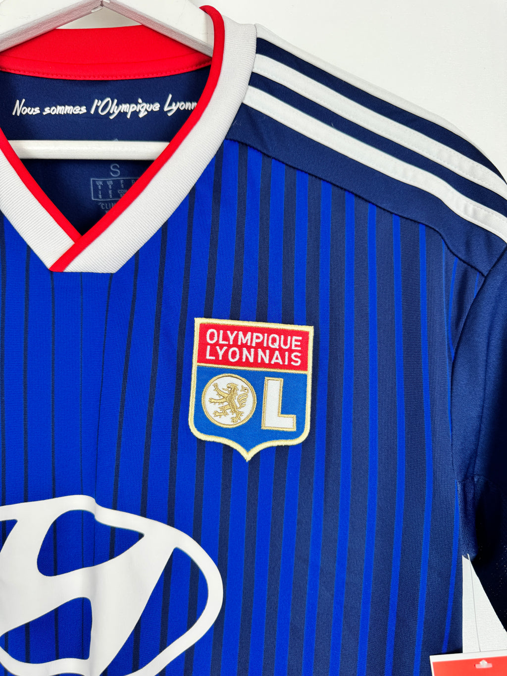 OLYMPIQUE LYONNAIS 2019/2020 AWAY FOOTBALL JERSEY - MEMPHIS #11 (S)