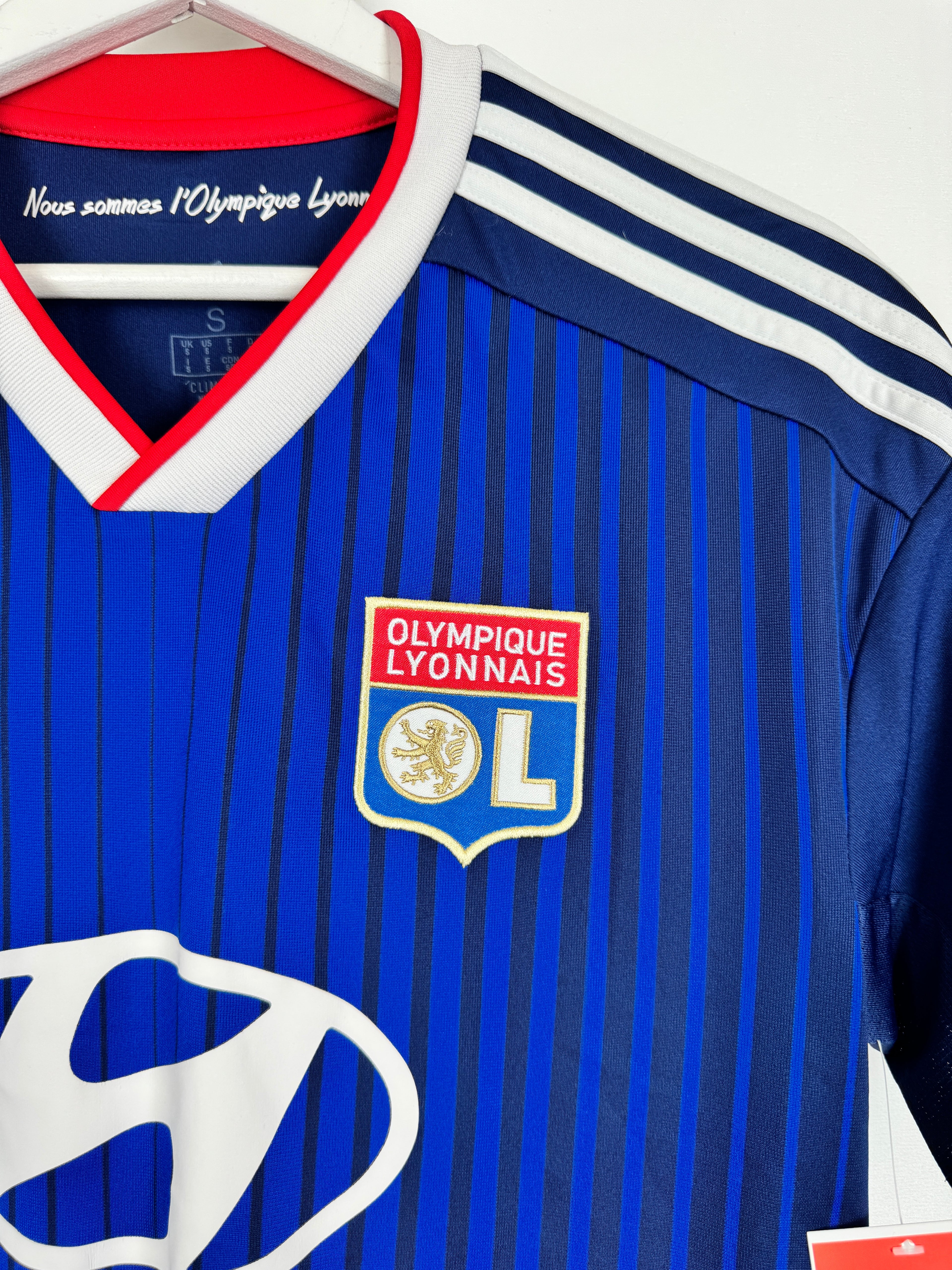 OLYMPIQUE LYONNAIS 2019/2020 AWAY FOOTBALL JERSEY - MEMPHIS #11 (S)