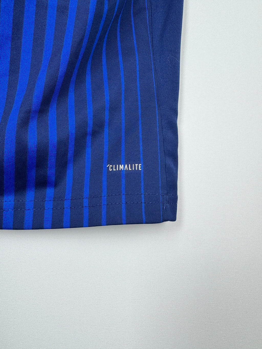 OLYMPIQUE LYONNAIS 2019/2020 AWAY FOOTBALL JERSEY - MEMPHIS #11 (S)