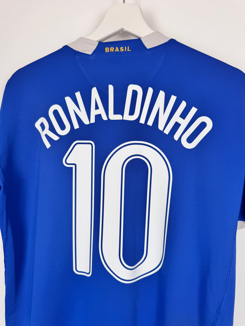 MAILLOT DE FOOTBALL BRÉSIL 2006 EXTÉRIEUR - RONALDINHO #10 (M)