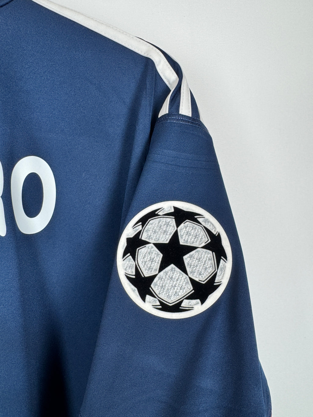 OLYMPIQUE LYONNAIS 2010/2011 THIRD FOOTBALL JERSEY - LISANDRO #9 (XL)