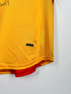 SIGNED LENS 2001/2002 HOME FOOTBALL JERSEY (S)