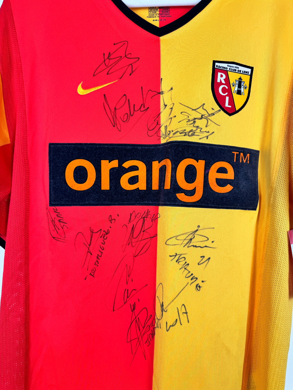SIGNED LENS 2001/2002 HOME FOOTBALL JERSEY (S)